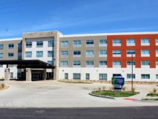 Holiday Inn Express & Suites Warrensburg North