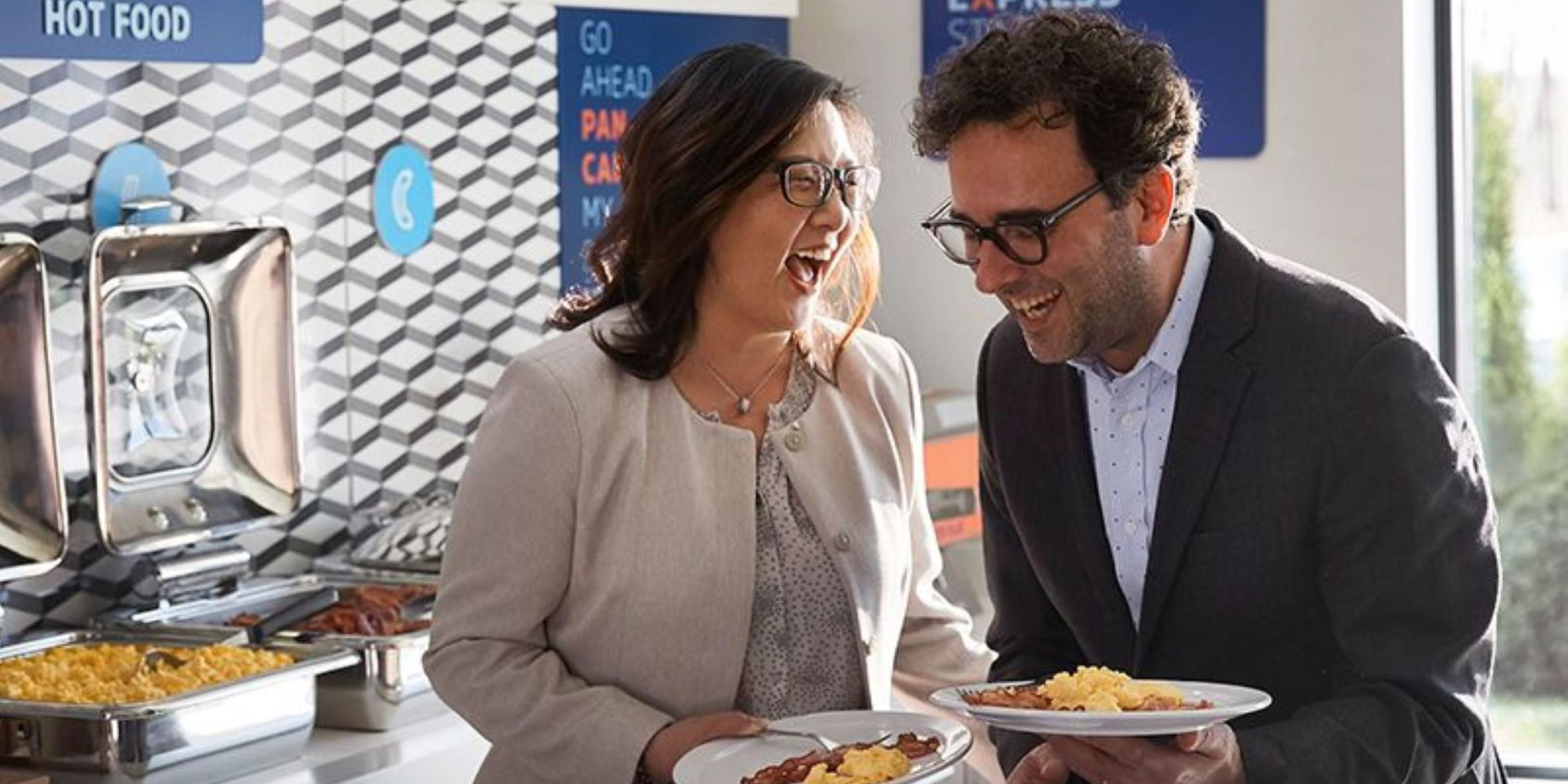From pre-game fuel ups to pre-meeting pep talks over coffee, few things bring people together like pancakes (and our full range of breakfast options) Dig In!