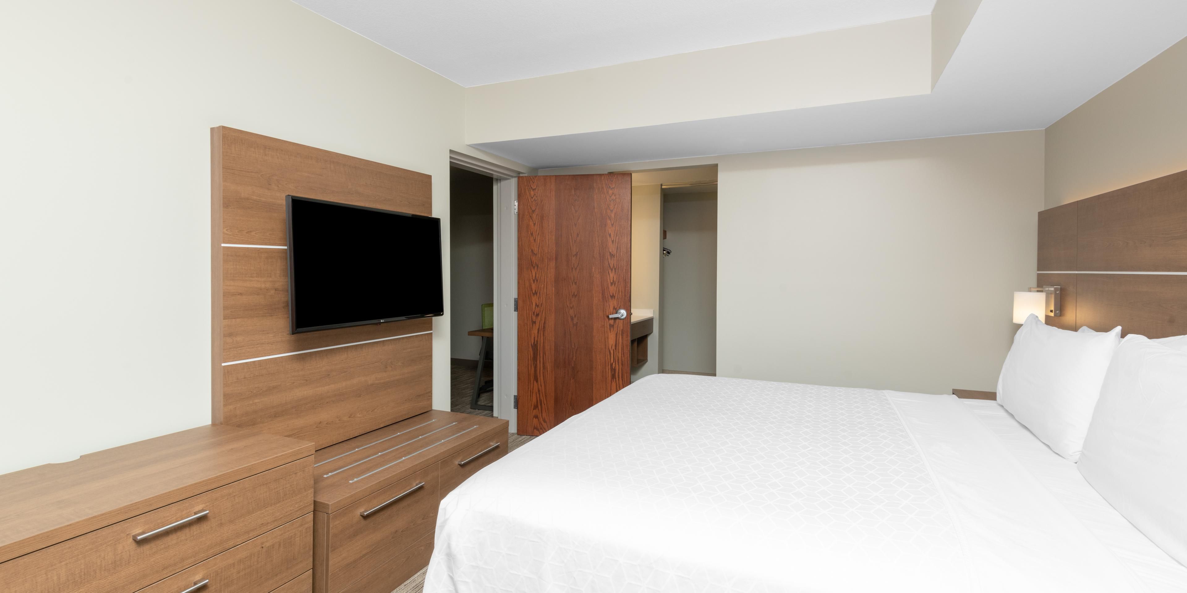 Holiday Inn Express & Suites St. North Zion Guest Room & Suite