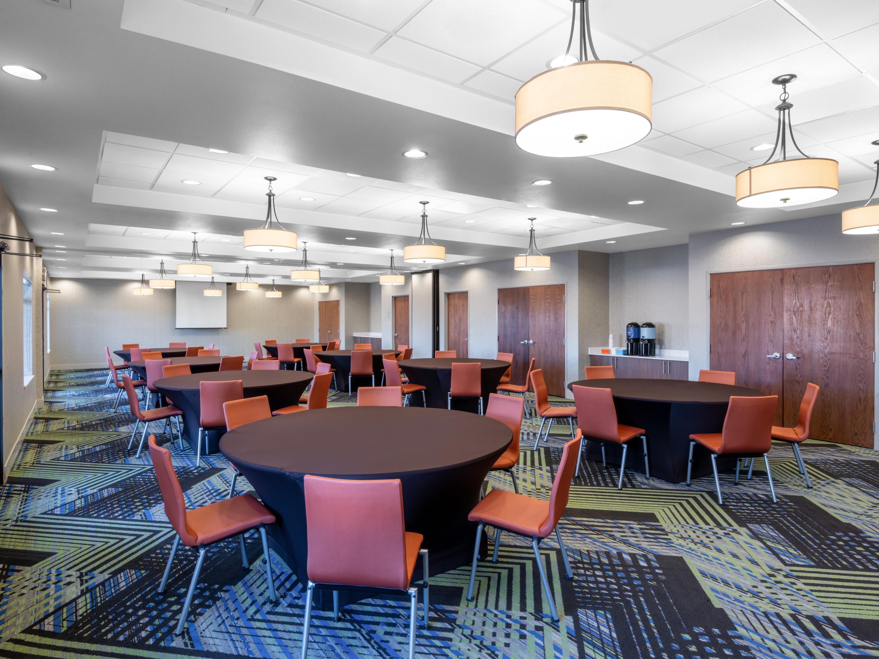 The Holiday Inn Express and Suites St. George North-Zion offers 1,875 sq ft of flexible meeting space that makes planning simple. Our boardroom seats 10 and the ballroom divides into two spaces each with mounted projection screens. Setup is easy with 60’ rounds, 8’ tables, chairs, linens. AV and banquet rentals available.