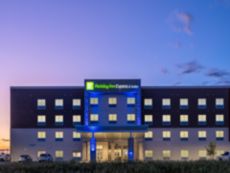 Holiday Inn Express & Suites Watertown