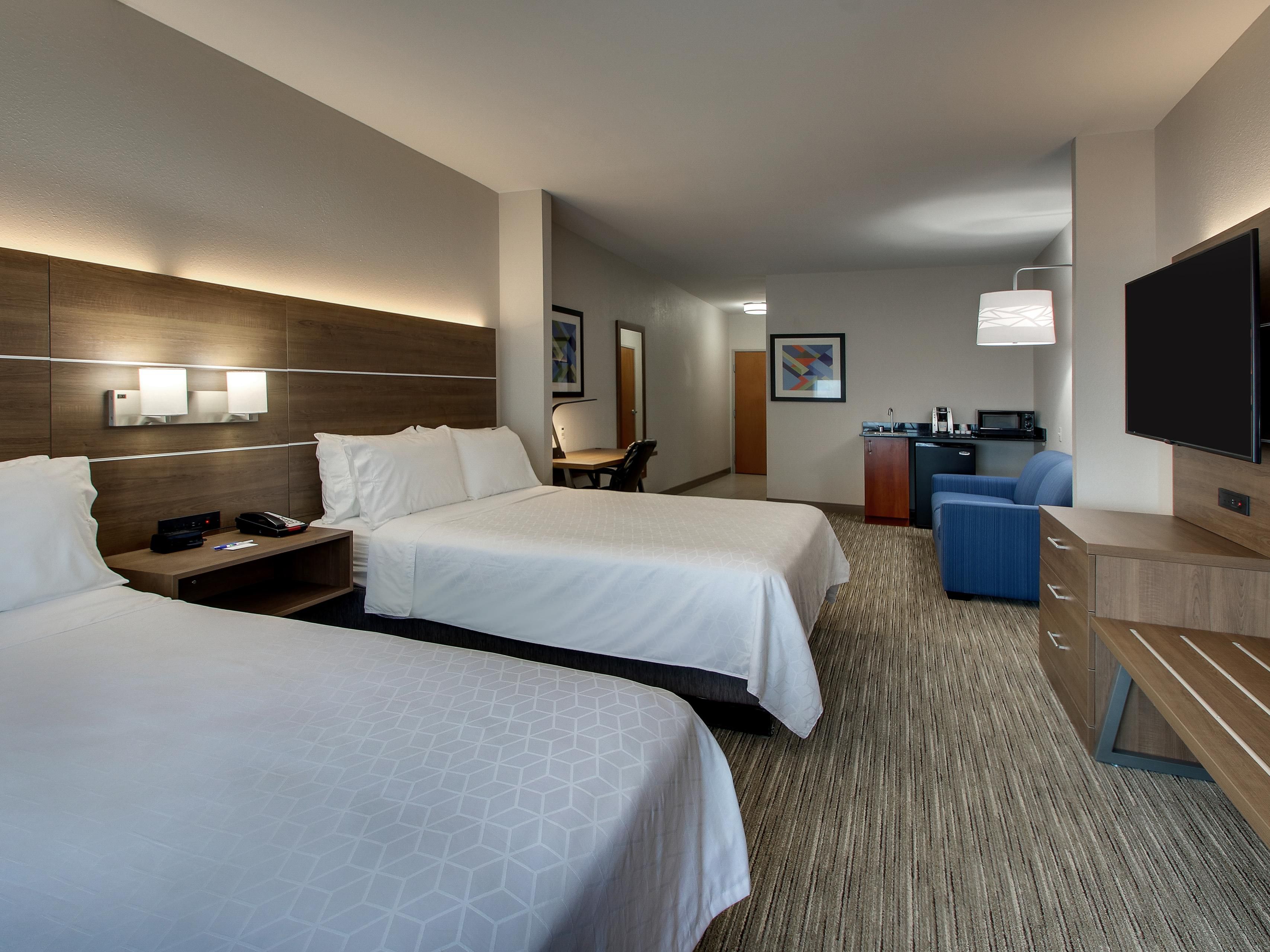 Hotels in Waukegan, IL Holiday Inn Express & Suites Chicago North