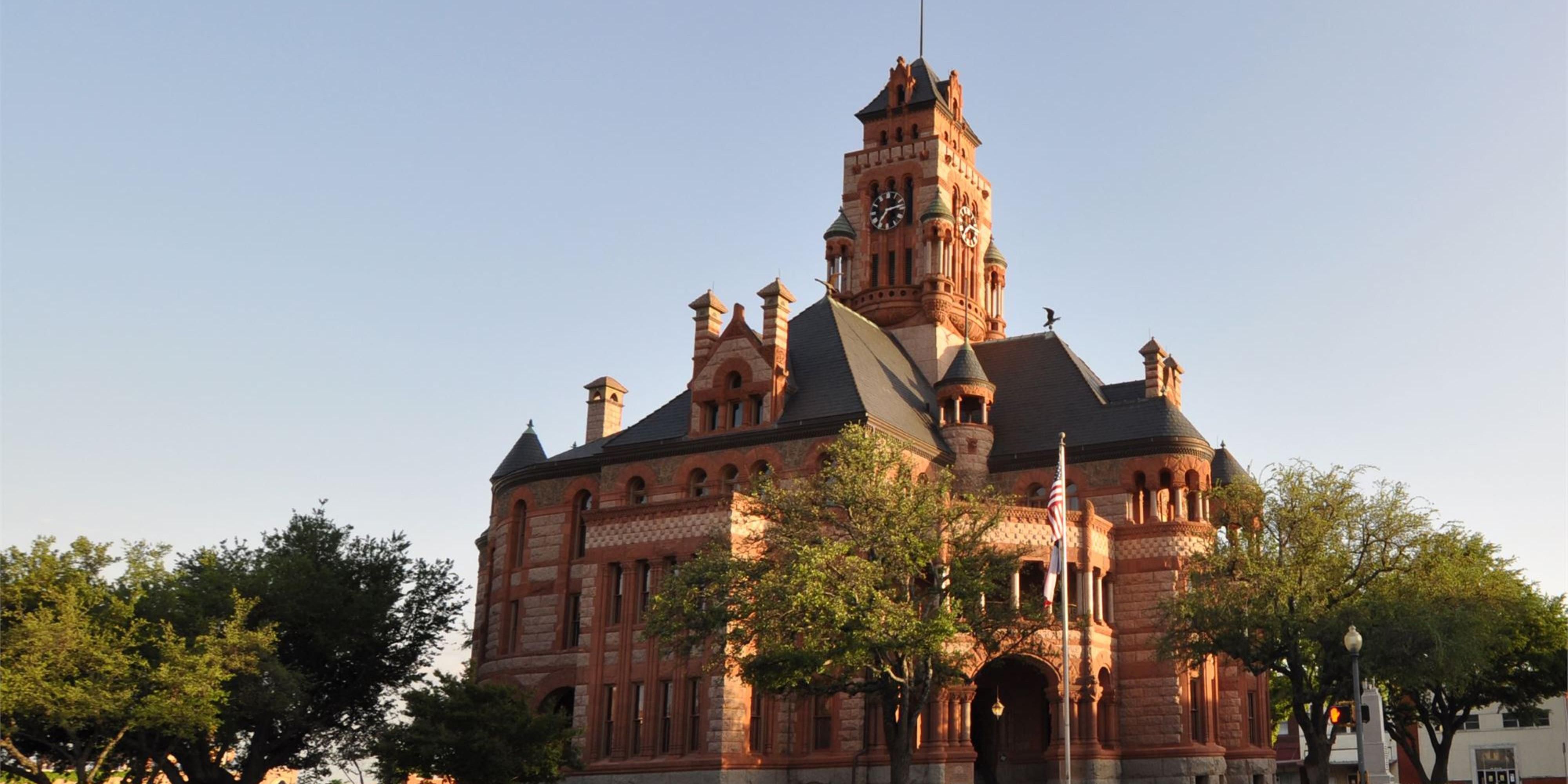 Waxahachie is home to 5 National Register Historic Districts: West End, Ellis County Courthouse, North Rogers Street, Oldham Avenue and Wyatt Street Shotgun Houses.