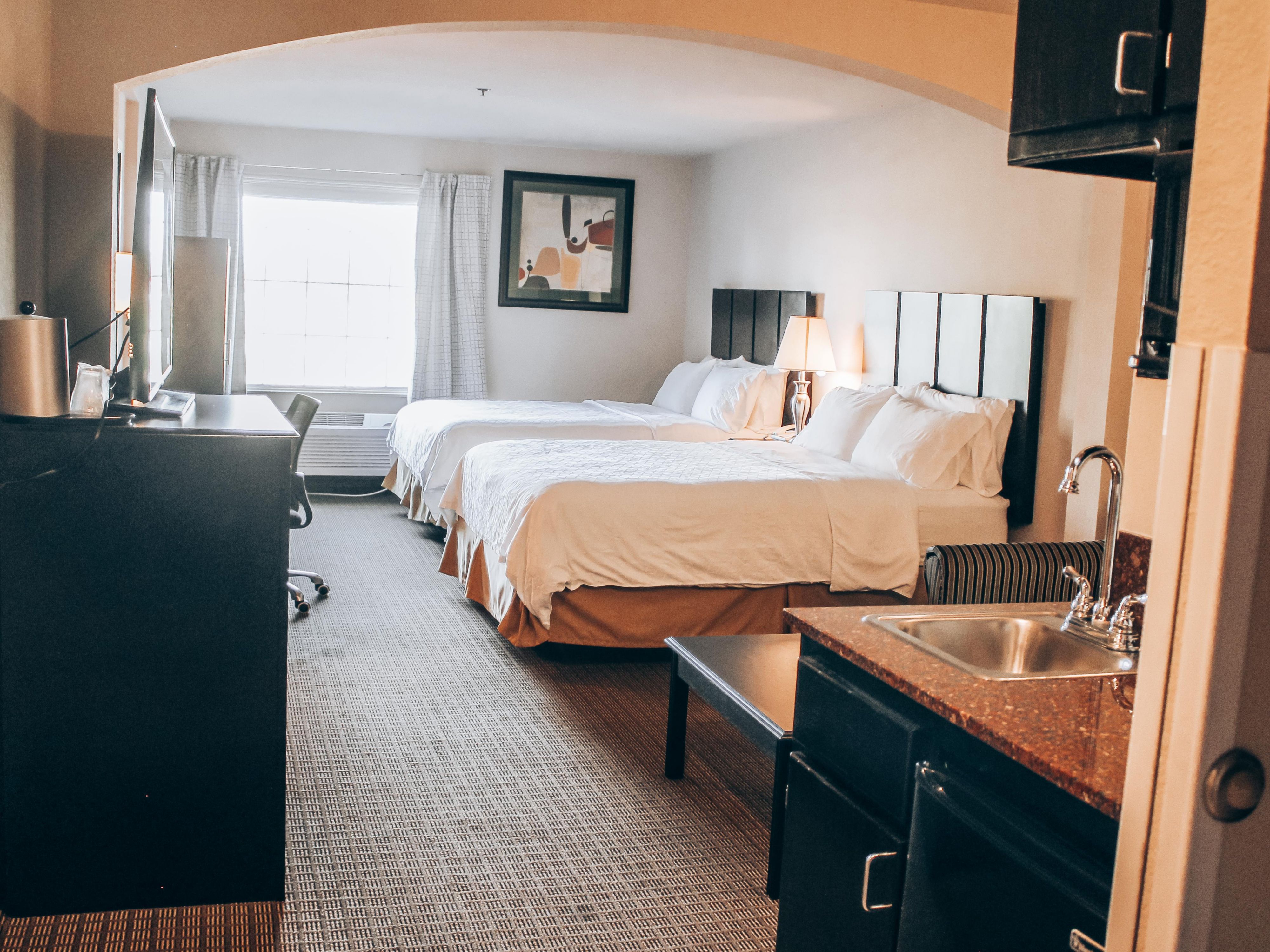 Holiday Inn Express & Suites Weatherford Guest Room & Suite Options