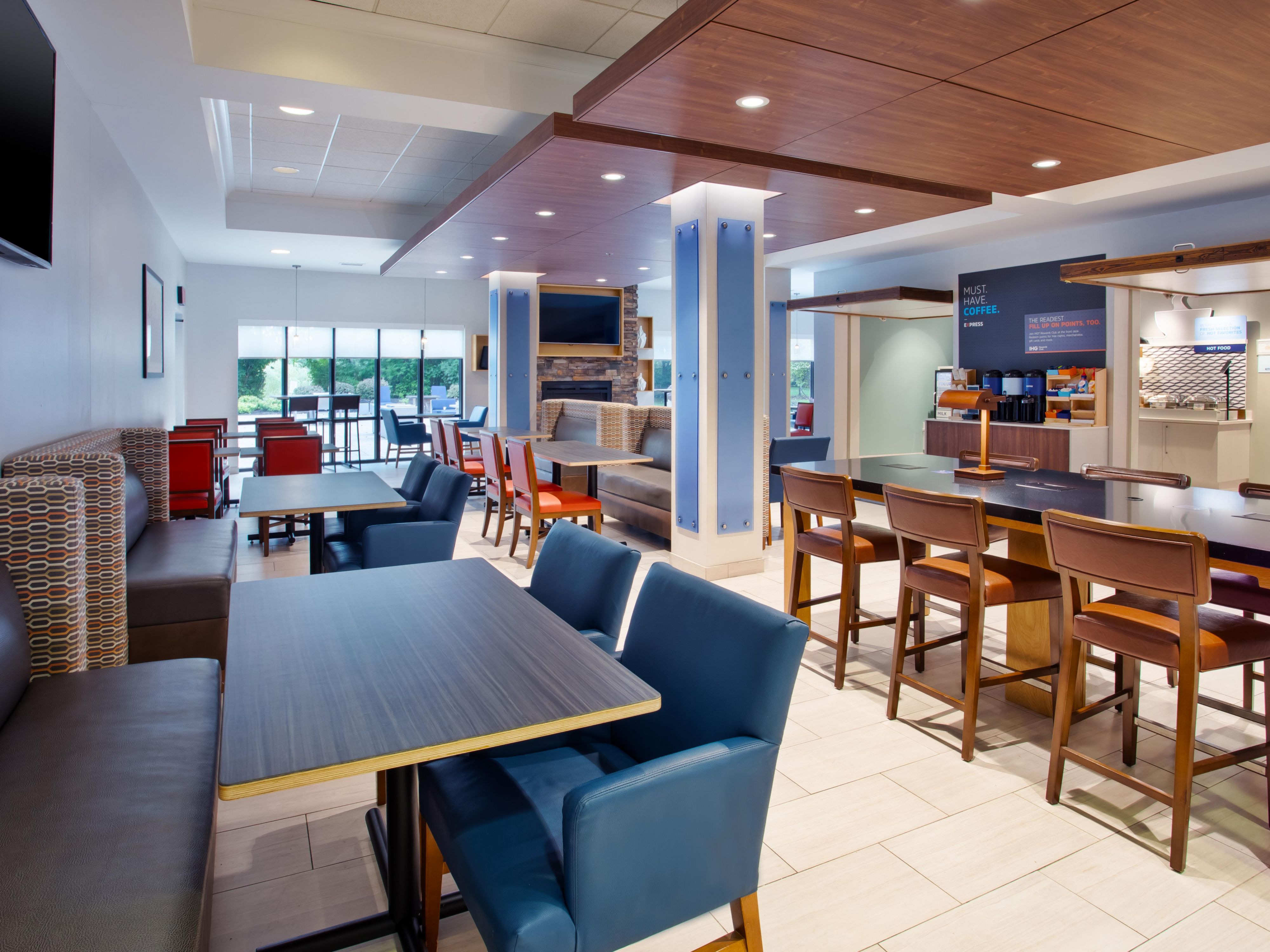 Savor the taste of freshly brewed coffee around the clock with our new bean-to-cup coffee machine, available 24/7 in the lobby. Elevate your stay with us and relish every sip of our exceptional coffee!