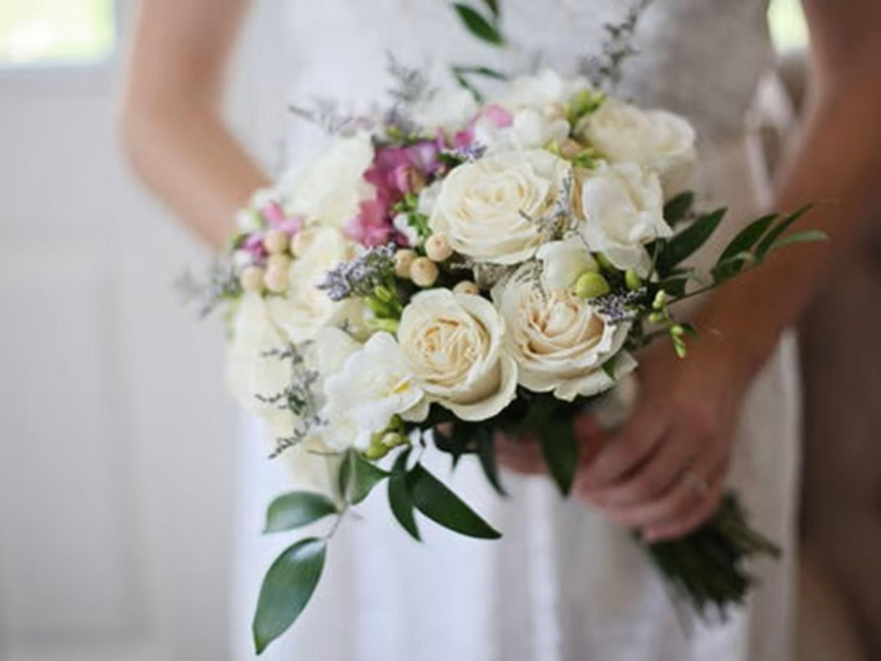 The hotel is within 5 miles of several local wedding  venues including Tuscany Gallery & Events, Quail Ridge Lodge, Pitman Reception Center, and Echo Creek.  Contact our sales manager & inquire about great group rates.