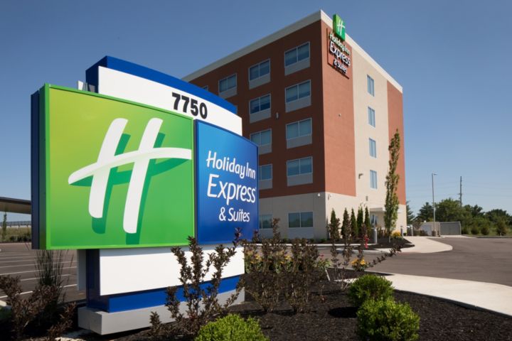 Holiday Inn Express & Suites Cincinnati North