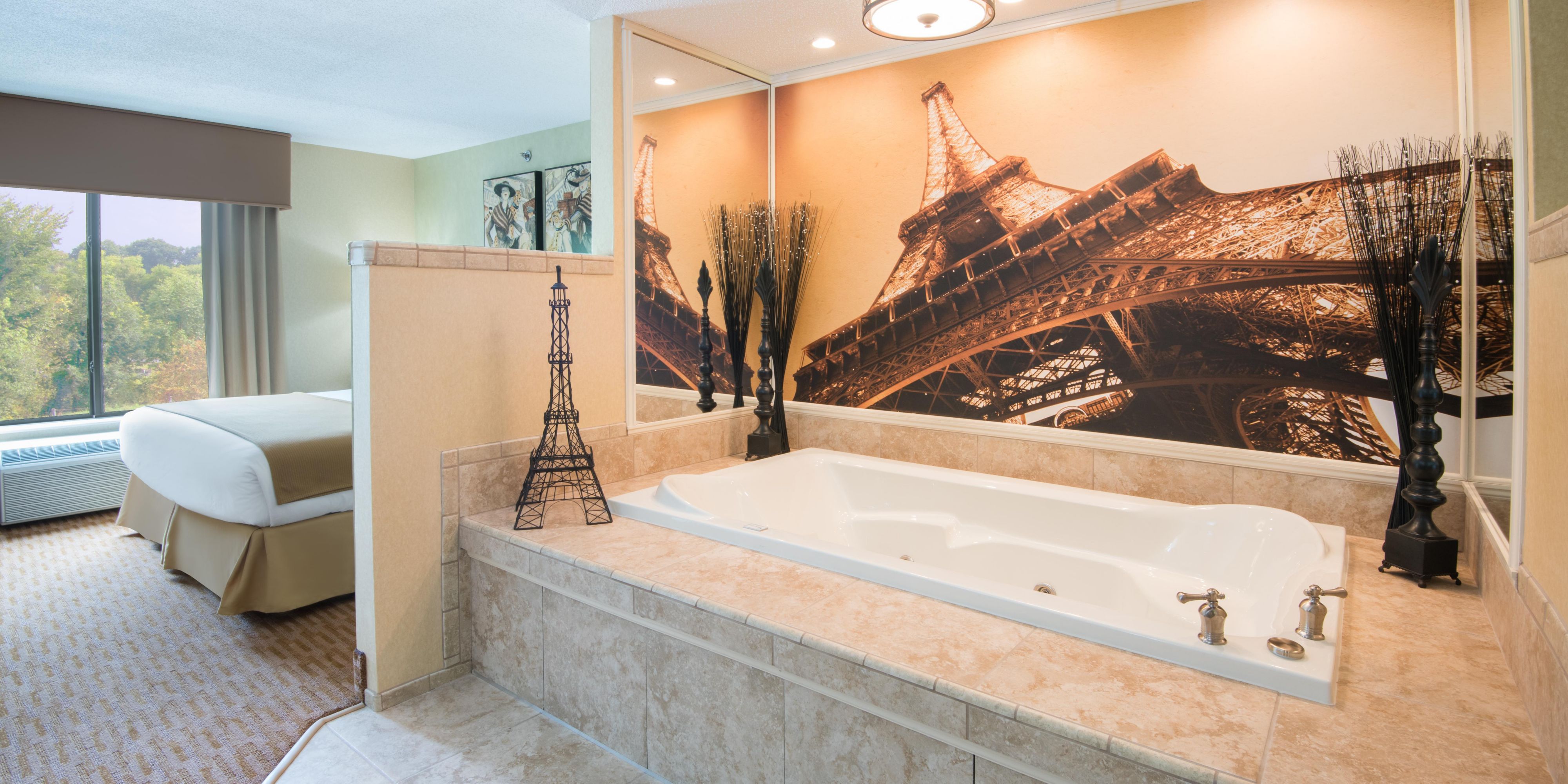 We offer a wide variety of specially designed rooms to give you a one of a kind hotel experience. Enjoy the amenities of our spacious Presidential, Executive, Paris, or one of our other uniquely themed suites.  