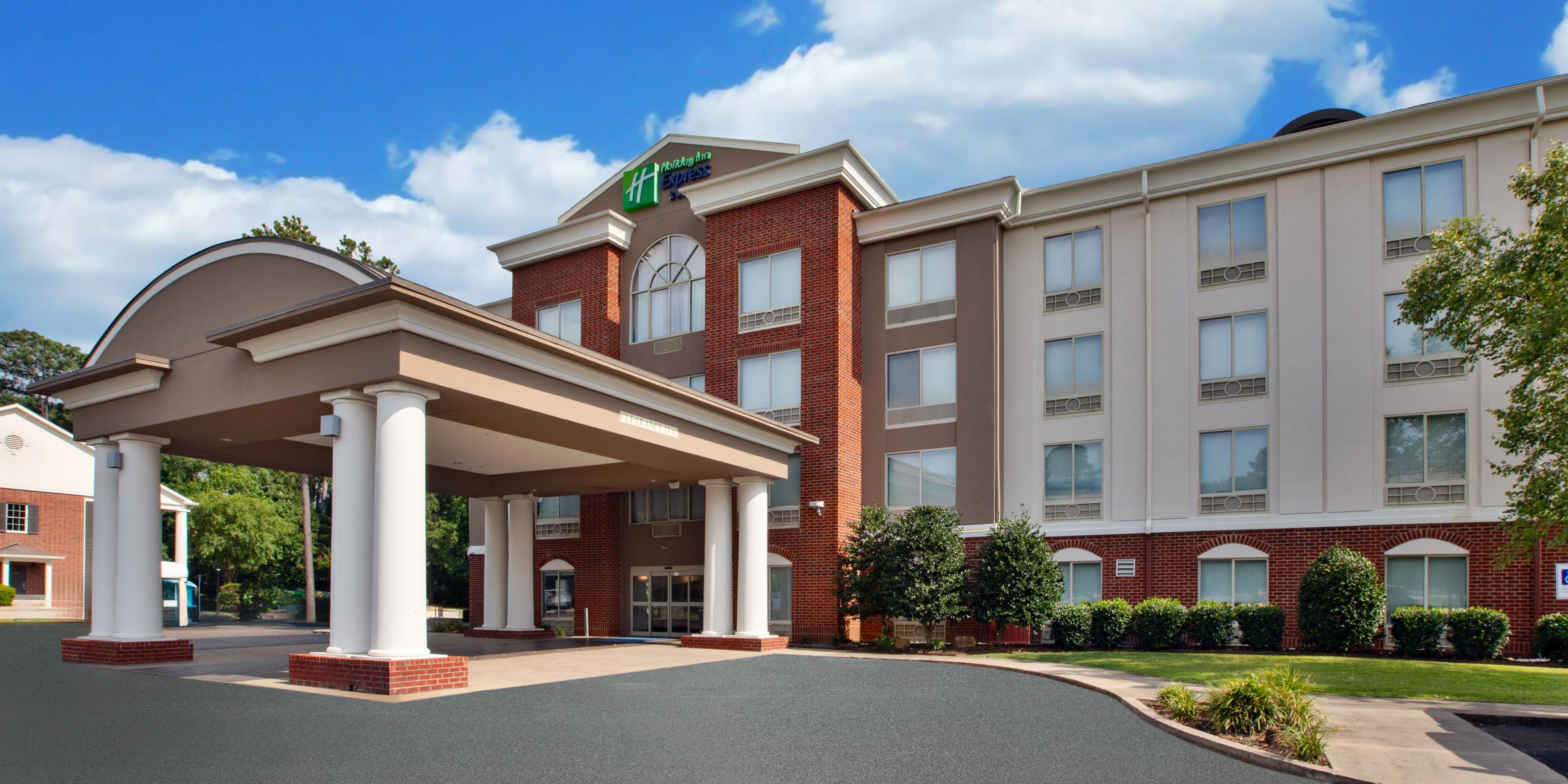 Holiday Inn Express & Suites West Monroe