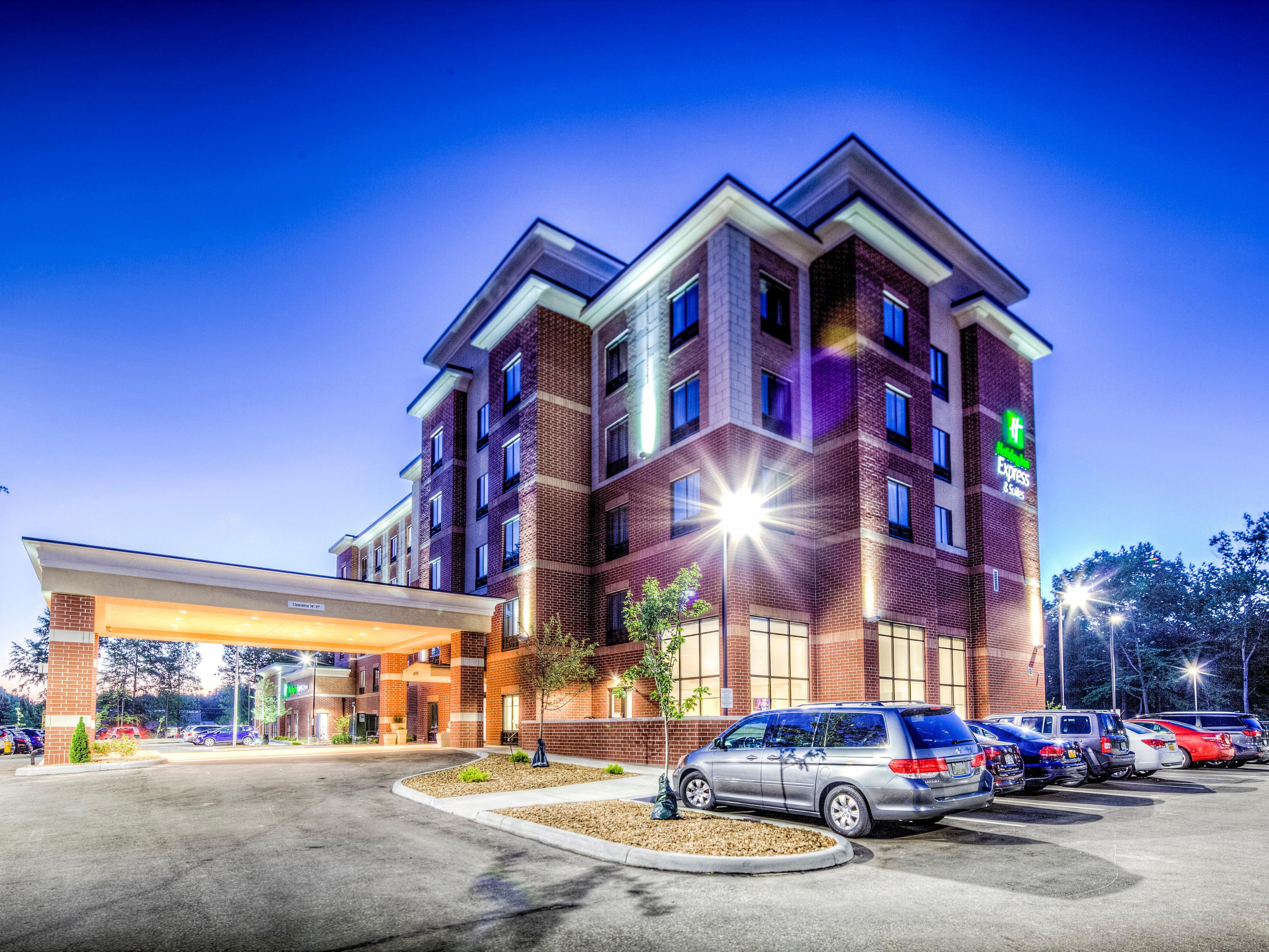 Hotels in Westlake, Ohio  Holiday Inn Express & Suites Cleveland West -  Westlake