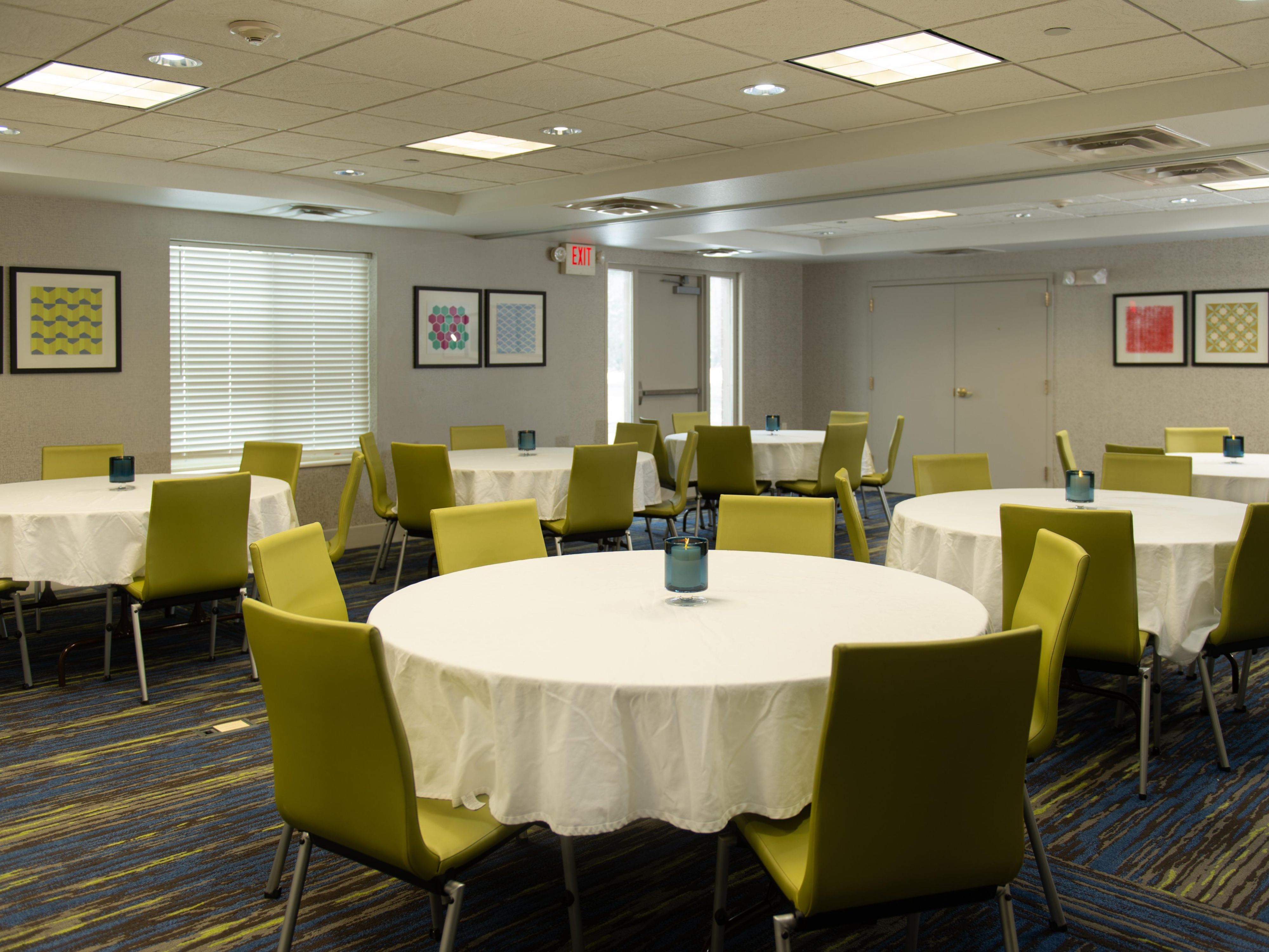 Have a small group that needs to quiet place to meet? We have the meeting room for you! Contact our hotel directly for availability and group pricing, 715-359-1280