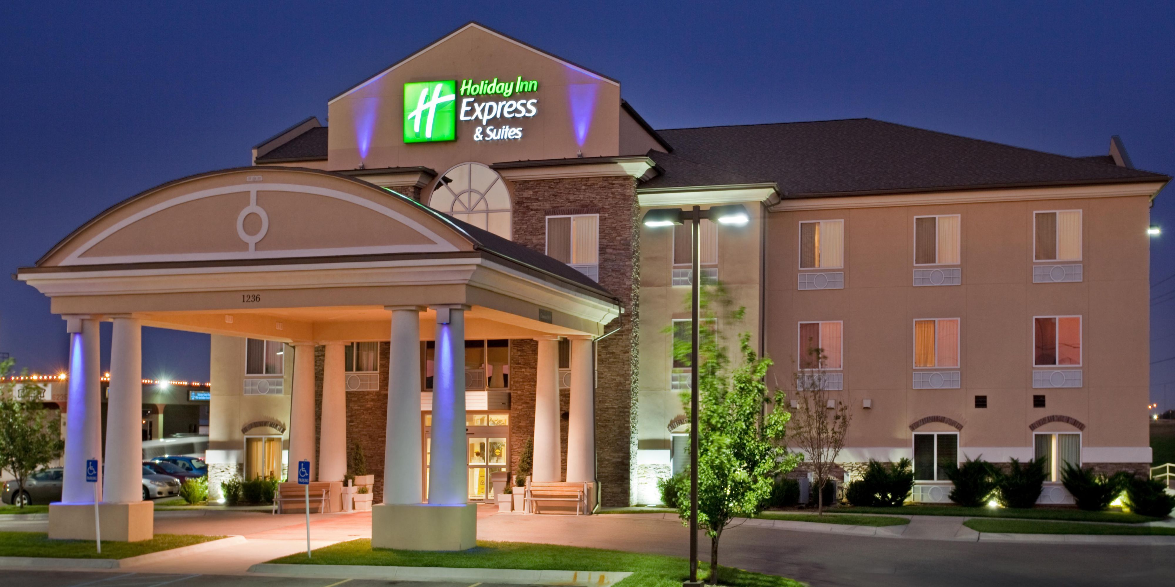 Holiday Inn Express & Suites Wichita Airport