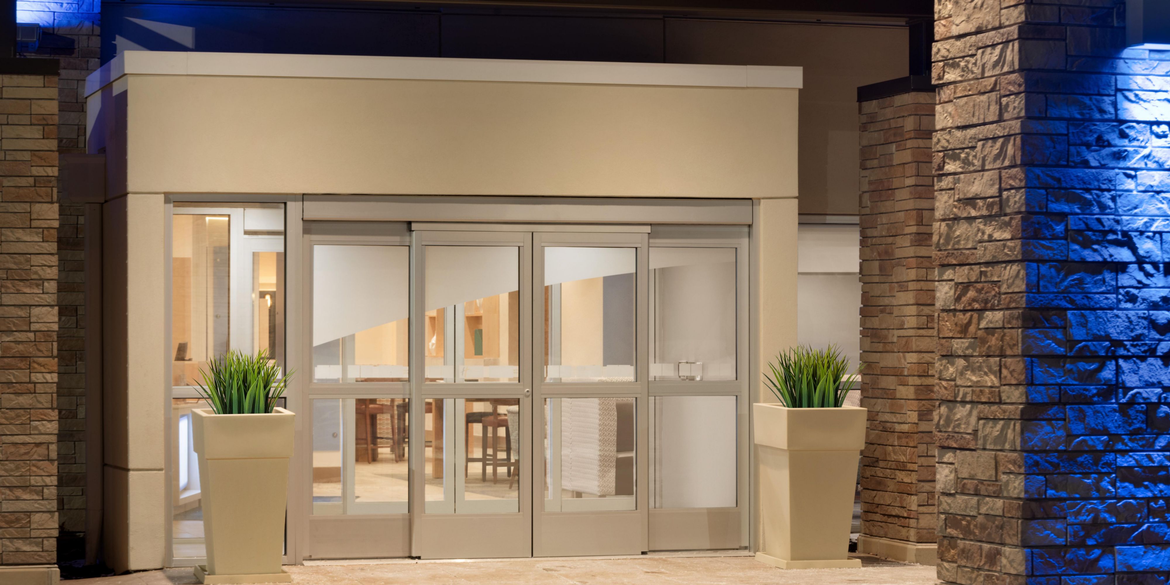 Holiday Inn Express & Suites Cincinnati South - Wilder