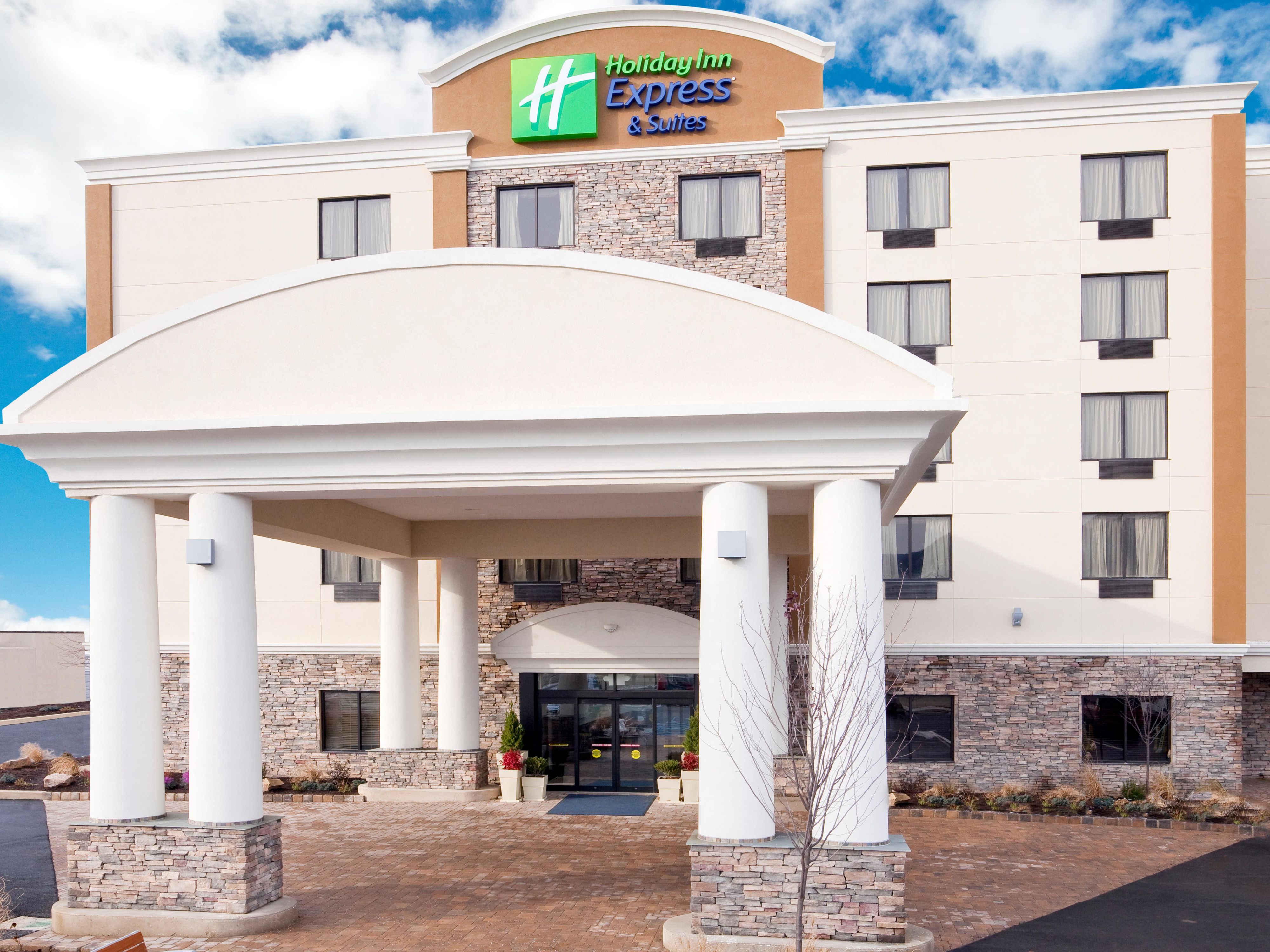 Enjoy the complimentary parking when you stay at our hotel.