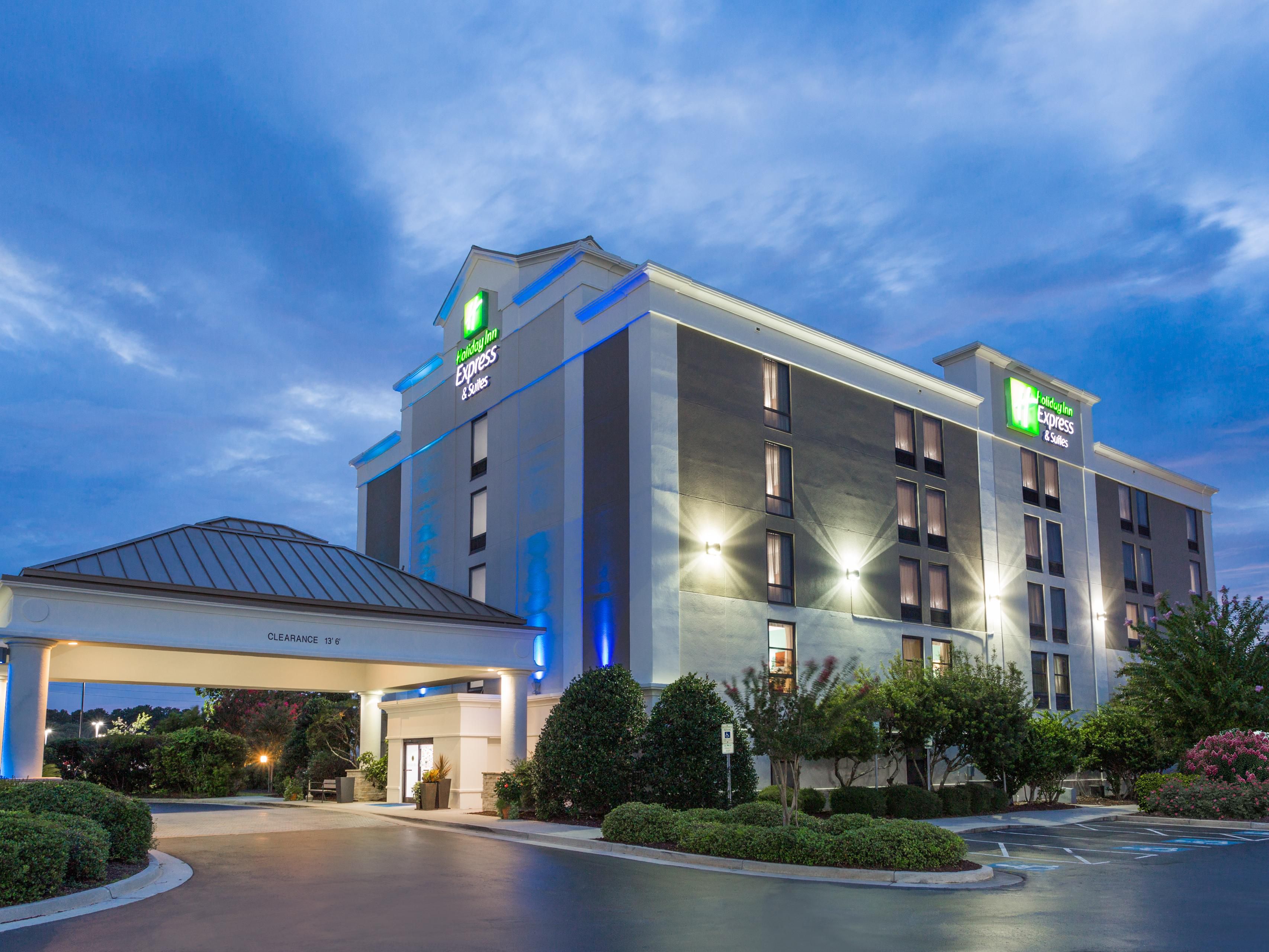 Wilmington Hotels Holiday Inn Express & Suites WilmingtonUniversity Ctr