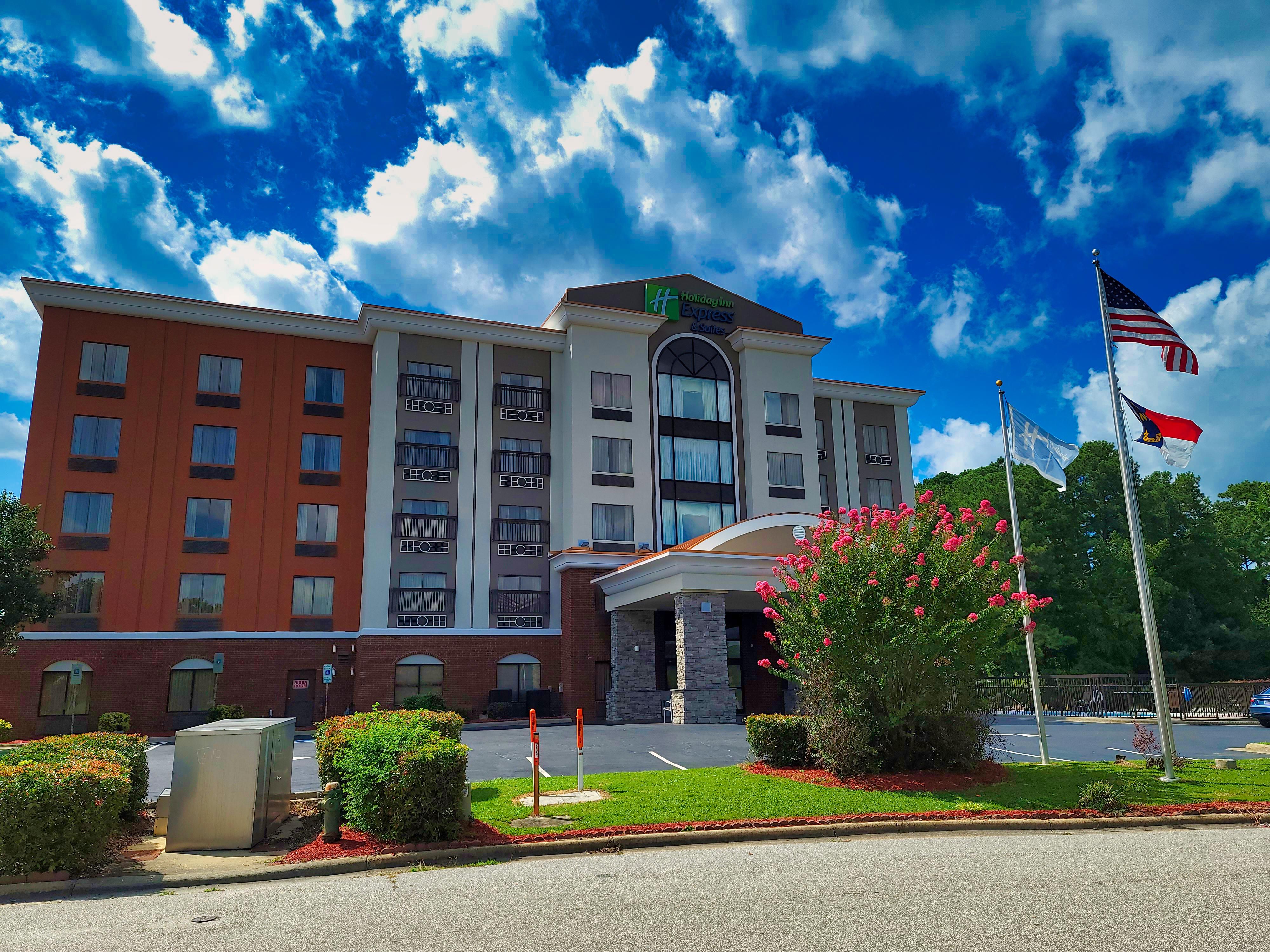 Experience the charm of Historic Downtown Wilson from our hotel just minutes away. Enjoy proximity to local attractions, like the Wilson Medical Center, cozy cafes, and unique boutiques. Visit Southern National Speedway and explore Vollis Simpson Whirligig Park. Stay with us and enjoy easy access to everything Wilson has to offer. 