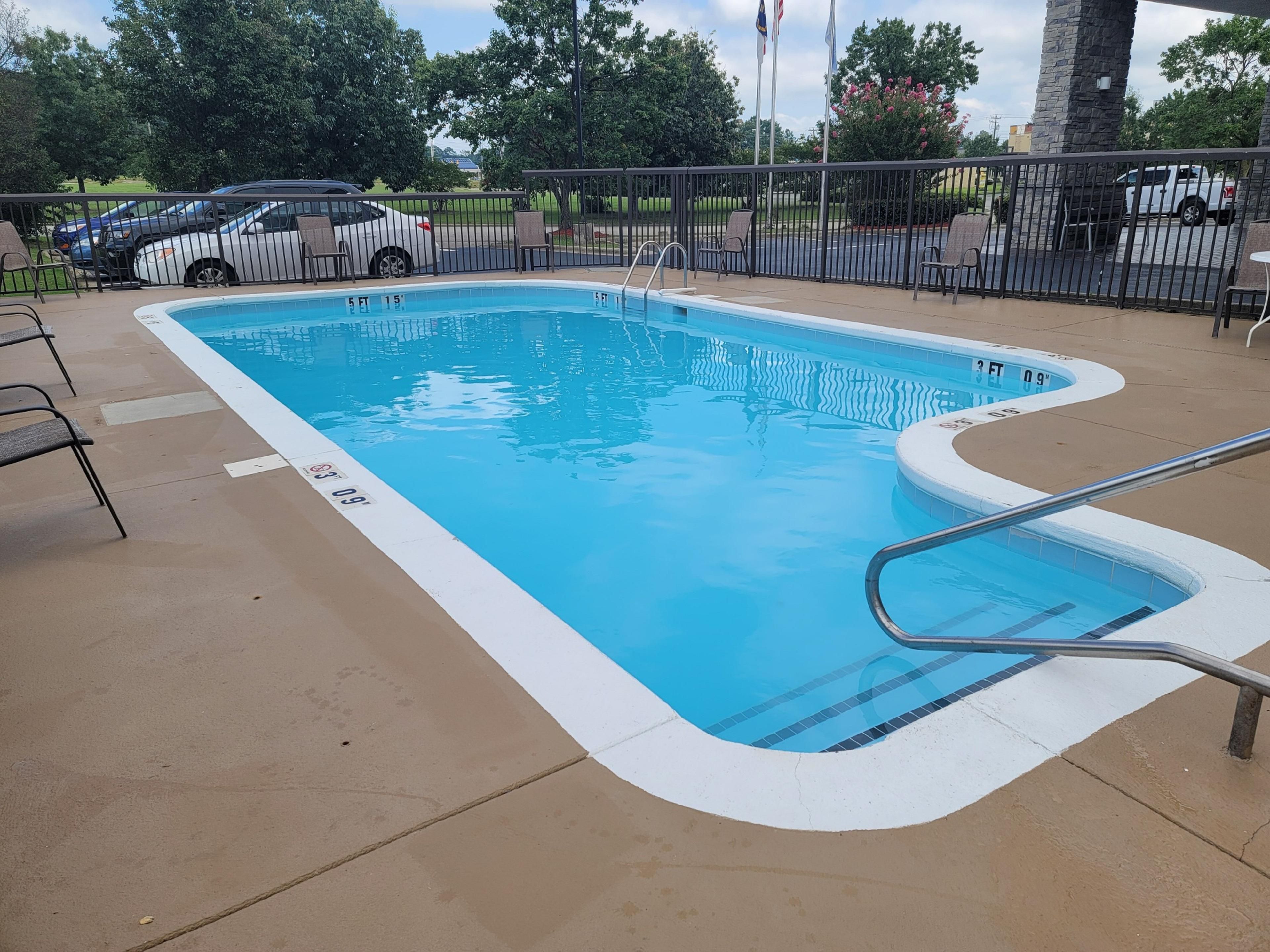 Take a dip in our seasonal outdoor, heated swimming pool, open from 8:00 AM to 8:00 PM from Memorial Day to Labor Day. Start your morning with invigorating laps, make a mid-afternoon splash, or enjoy a leisurely evening swim. Our pool is the perfect place for recreation, relaxation, and family fun!