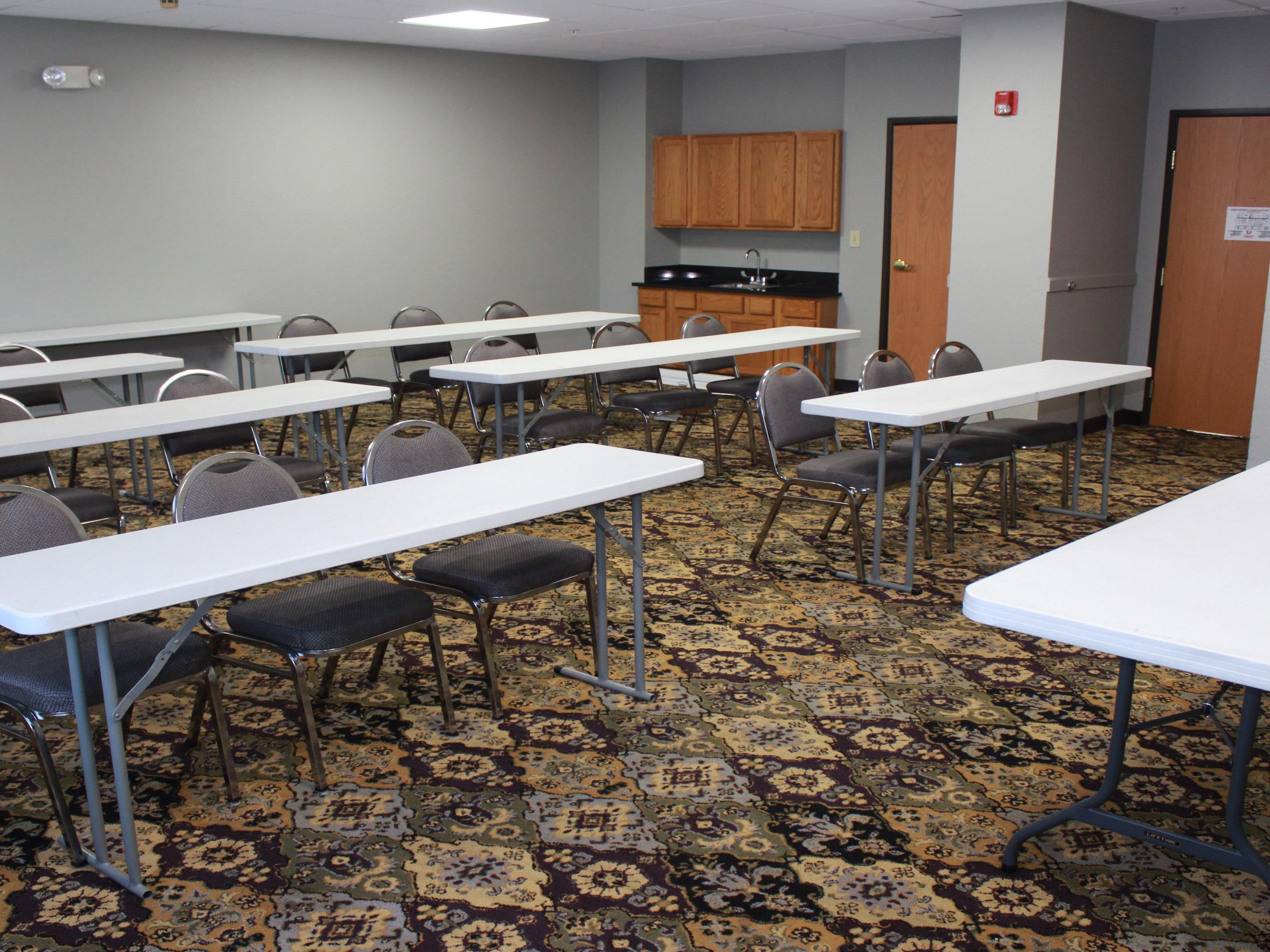 Host small business meetings, team get-togethers, and social gatherings in our two venues, the Manhattan Room and the Washington Room. Totaling 647 sq ft, for up to 40 guests, we provide the perfect space to connect and collaborate in style.