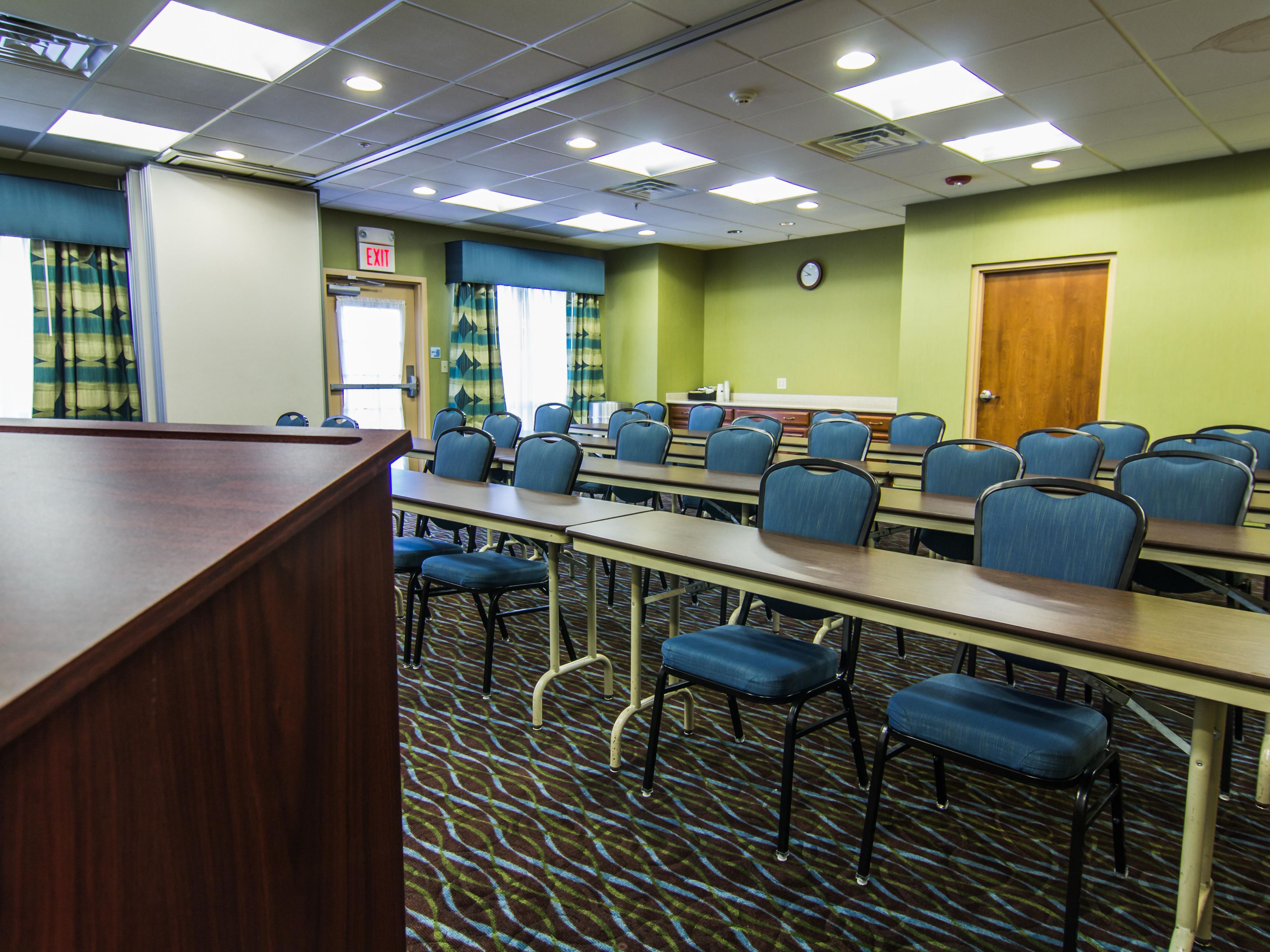 Let the Holiday Inn Express Winchester VA host your next meeting offering 634 square feet of meeting space with 10-foot ceilings. Our Dogwood Room is equipped with pull down screen, white board, televisions, and DVD player, that can accommodate up to 35 people. Laptop projector available for a daily fee. Complimentary coffee, ice water and Wi-Fi.
