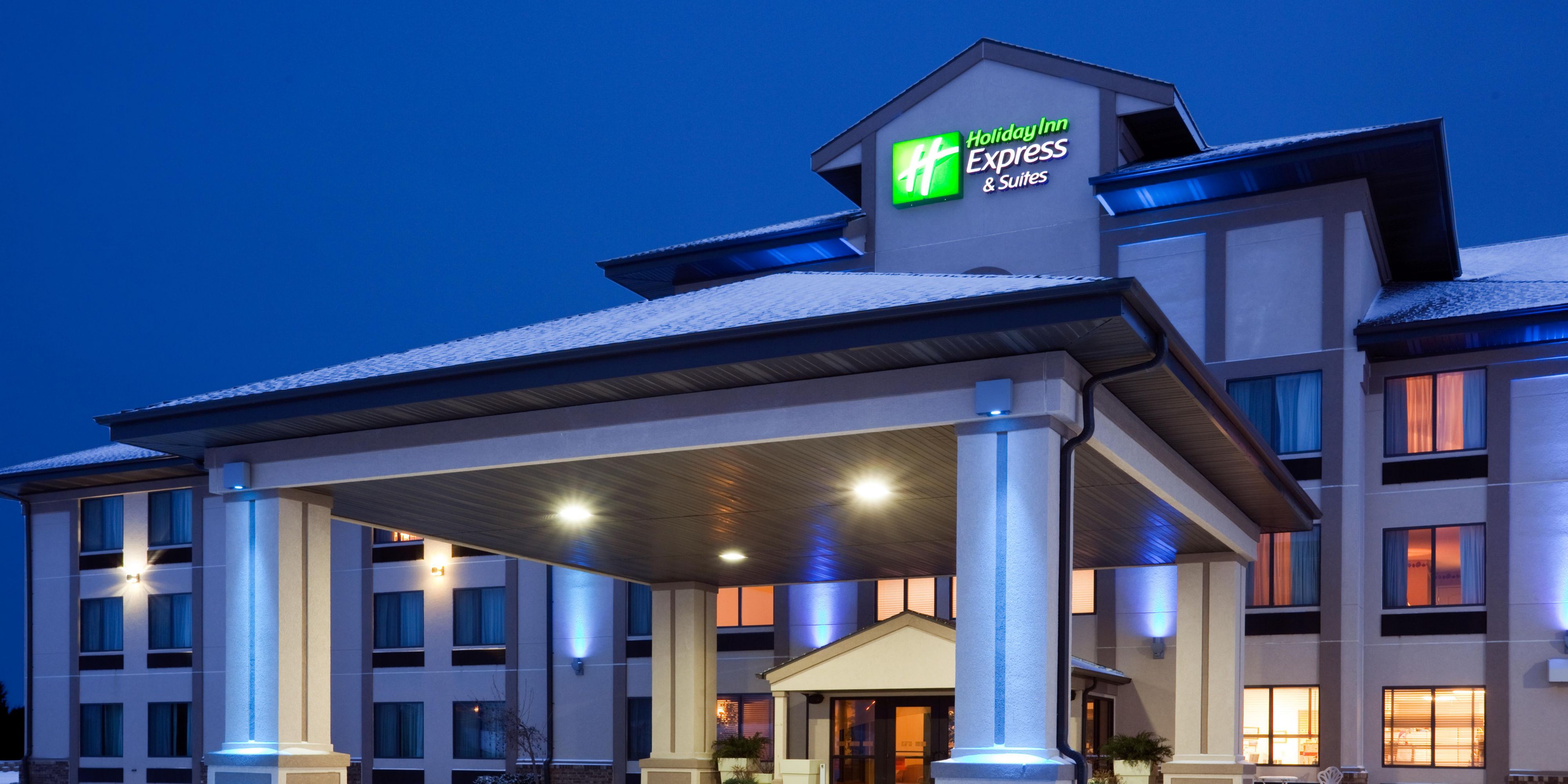 Holiday Inn Express & Suites Winner