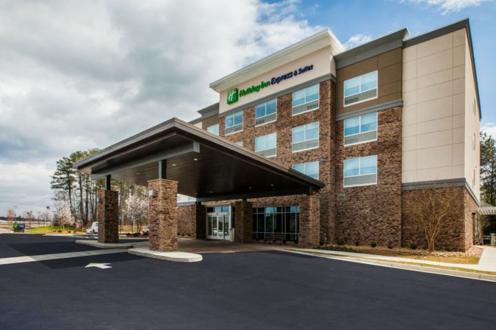 Holiday Inn Express & Suites Atlanta N - Wood