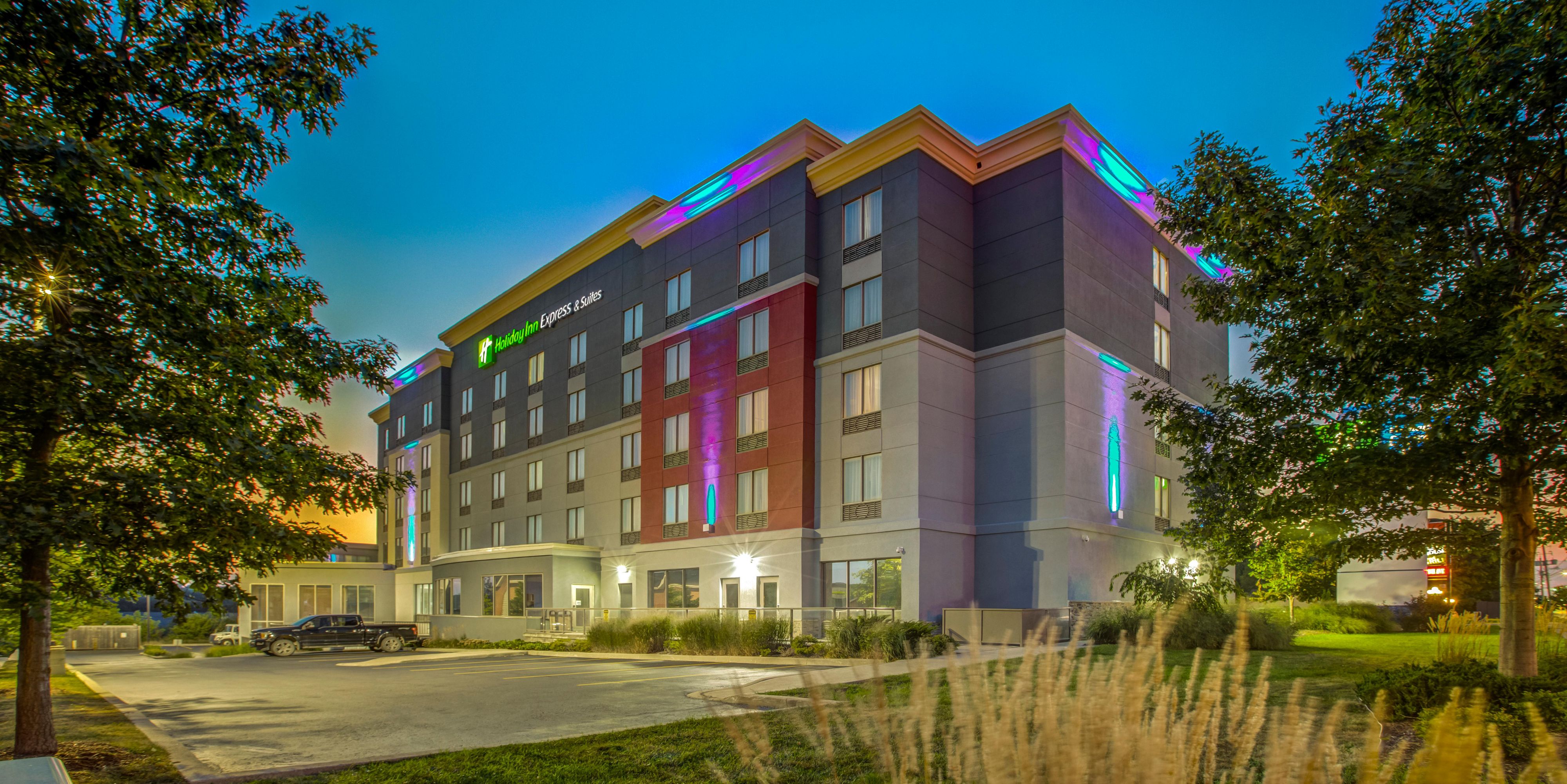 Holiday Inn Express & Suites Woodstock South
