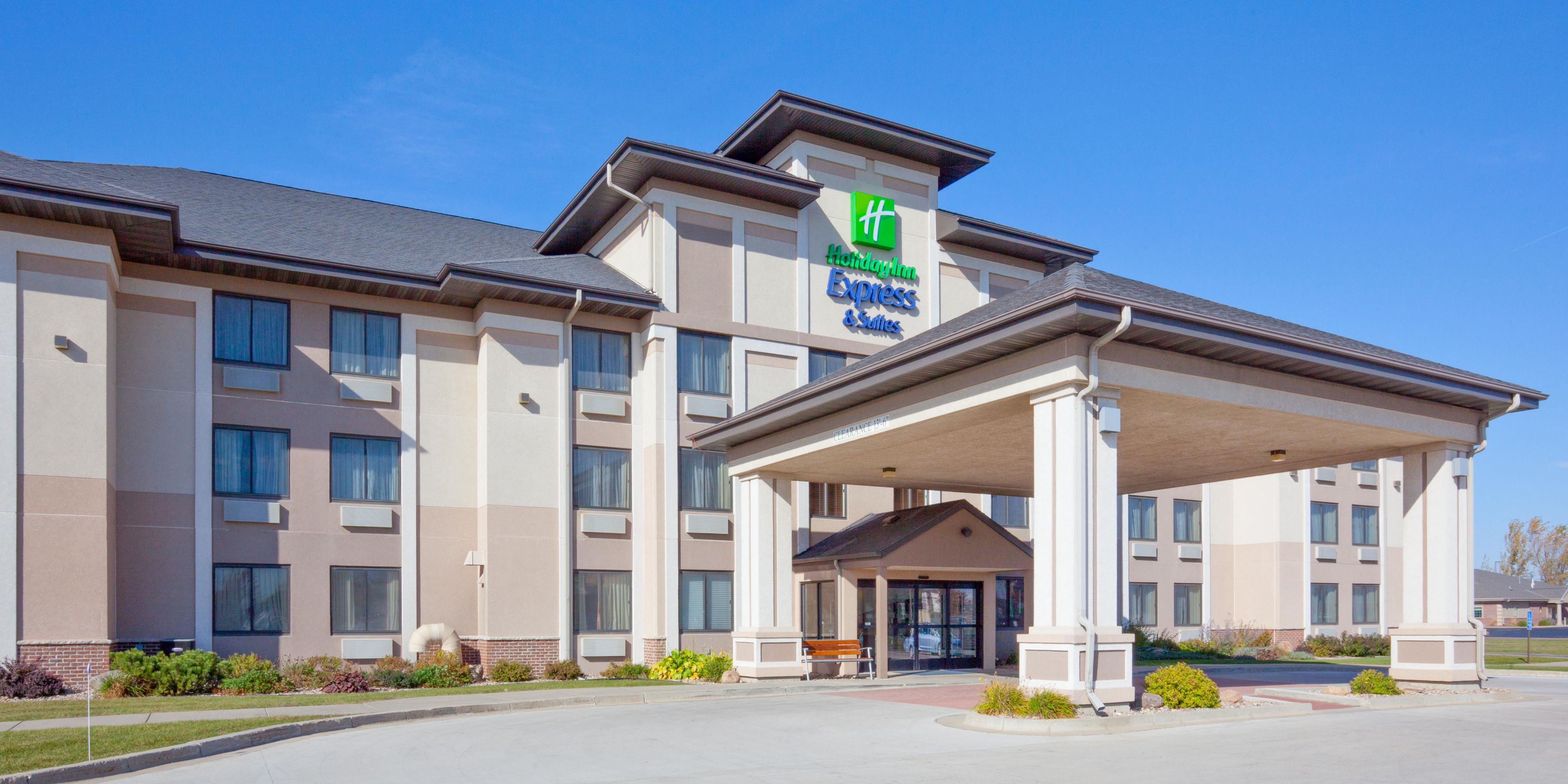 Holiday Inn Express & Suites Worthington Map & Driving Directions ...