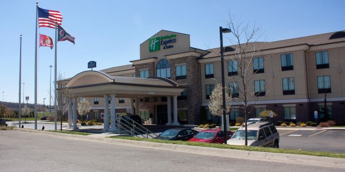 Holiday Inn Express & Suites Youngstown West - Austintown