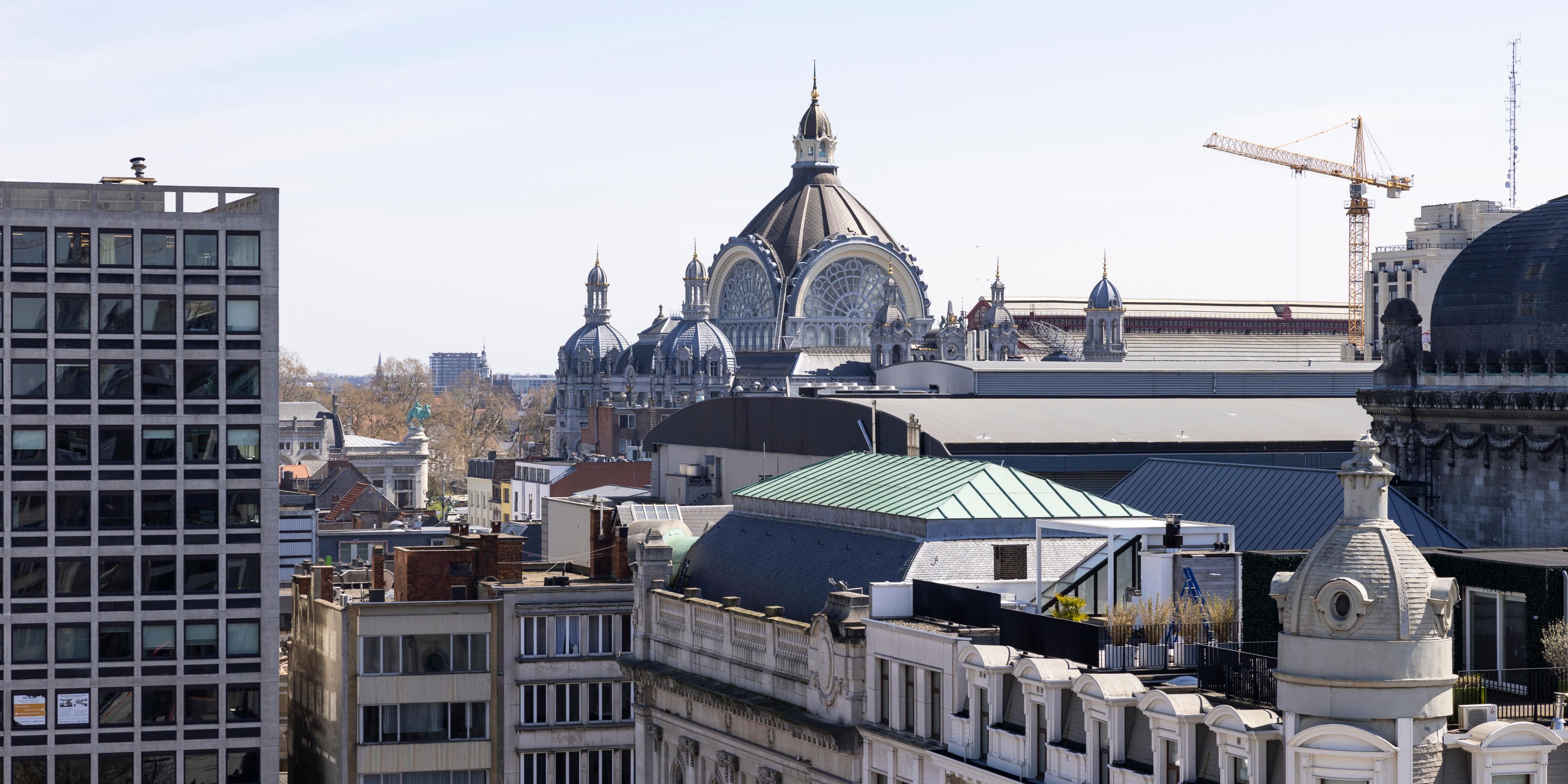 Looking for the ideal hotel while attending a conference, congress, at the University of Antwerp?  Holiday Inn Express Antwerp - City Centre is conveniently situated just an 8-minute stroll away. Check out our location via the link. Enjoy comfort, convenience, and accessibility all in one place.