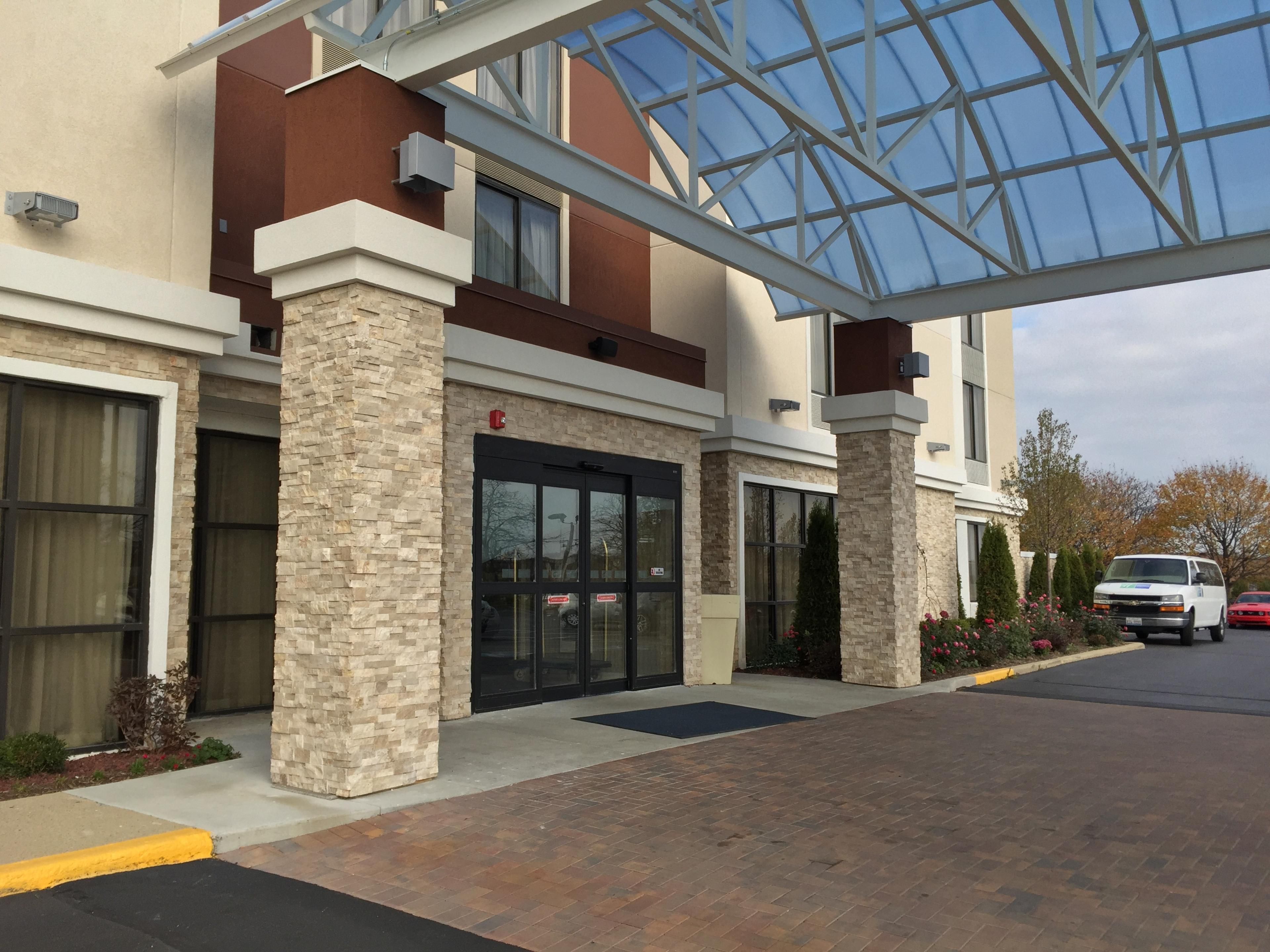 For a hassle-free travel experience, we offer a complimentary airport shuttle service to Chicago O’Hare International Airport. The shuttle is available Monday - Friday from 7:00 am - 10:00 pm. Call ahead or stop by our Front Desk to reserve.