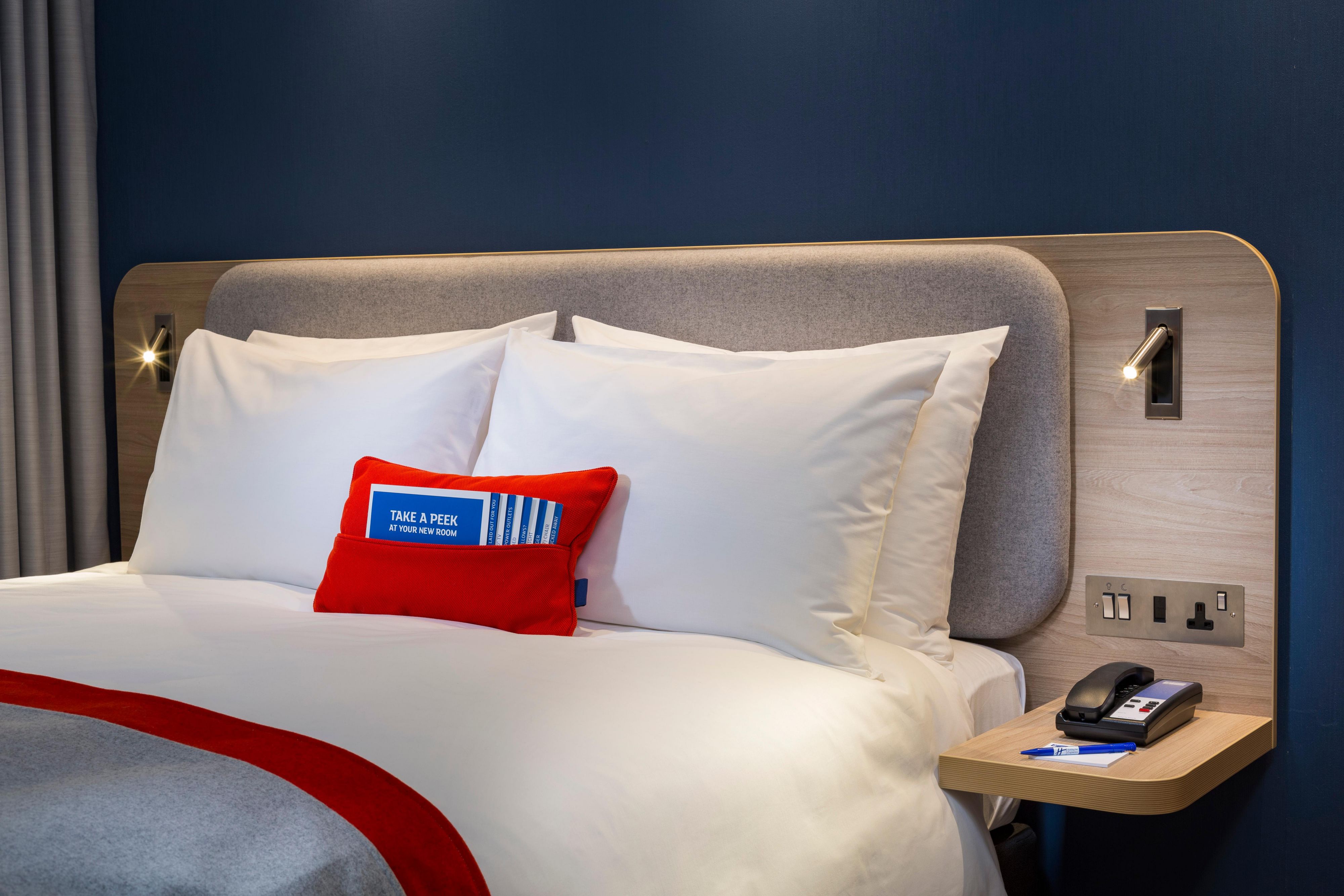 Holiday inn express pillows best sale