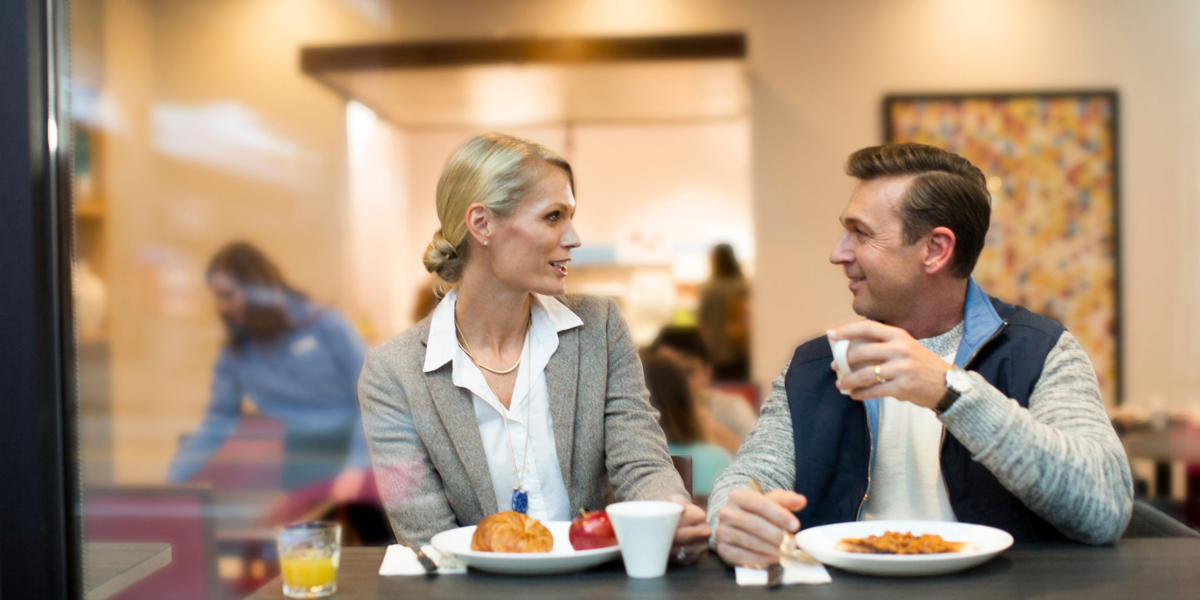 We give our guests a variety of free breakfast options, because we know breakfast is the most important meal of the day. The EXPRESS Start Breakfast menu provides a variety of hot, fresh options to start the day off right. For those in the rush, opt for grab & go option.
