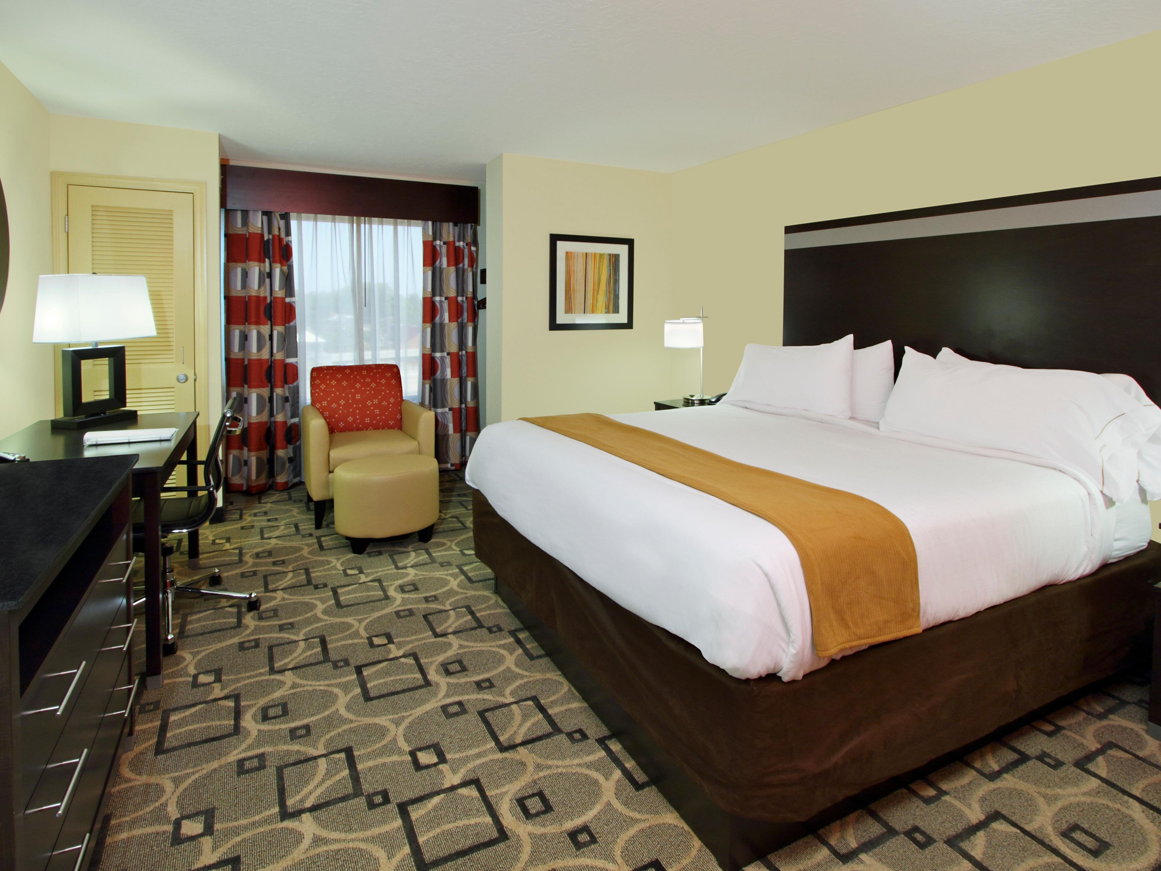 Holiday Inn Express Augusta Downtown, an IHG Hotel - hotel rooms