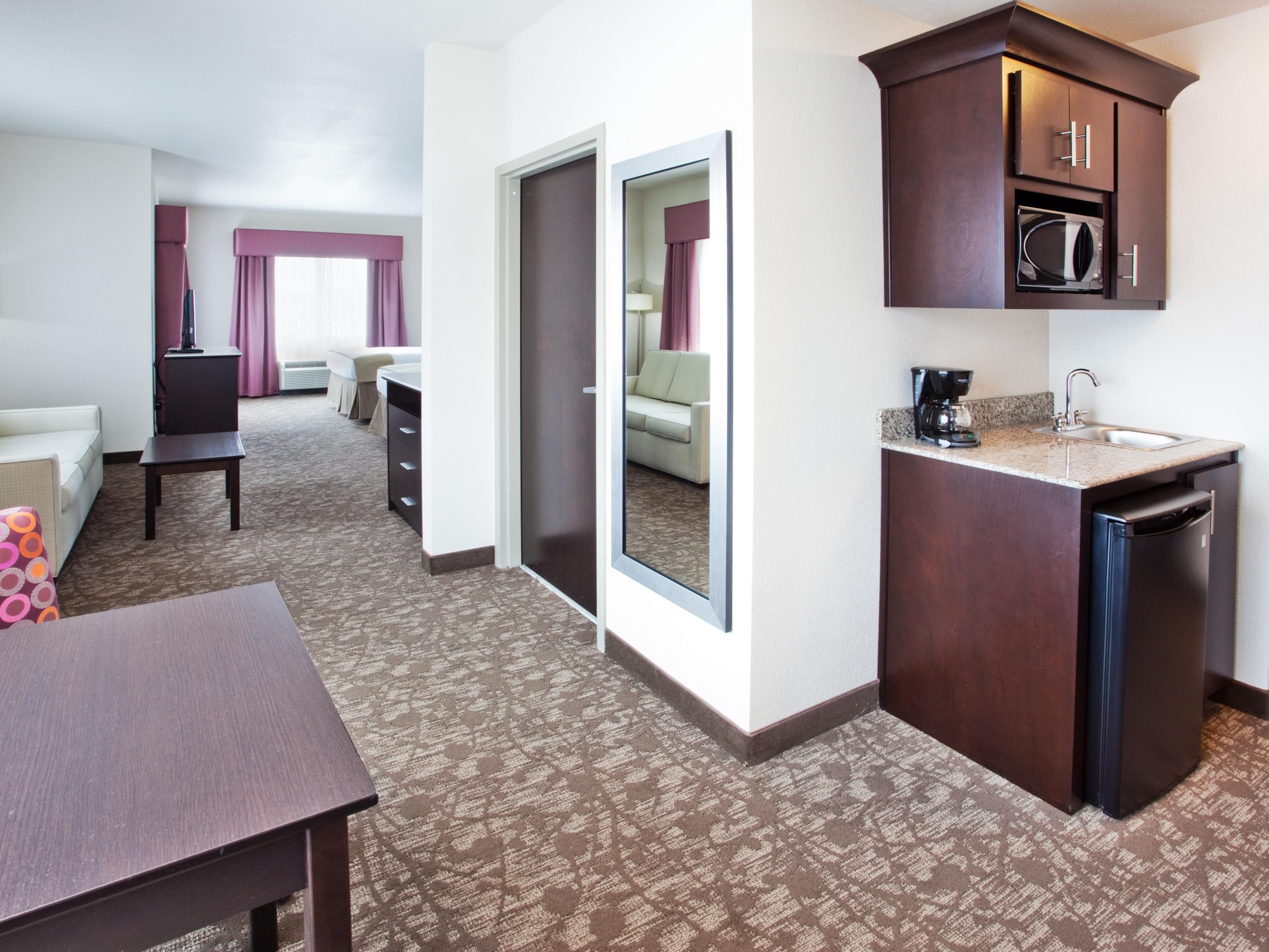Holiday Inn Express Augusta North GA Guest Room & Suite Options