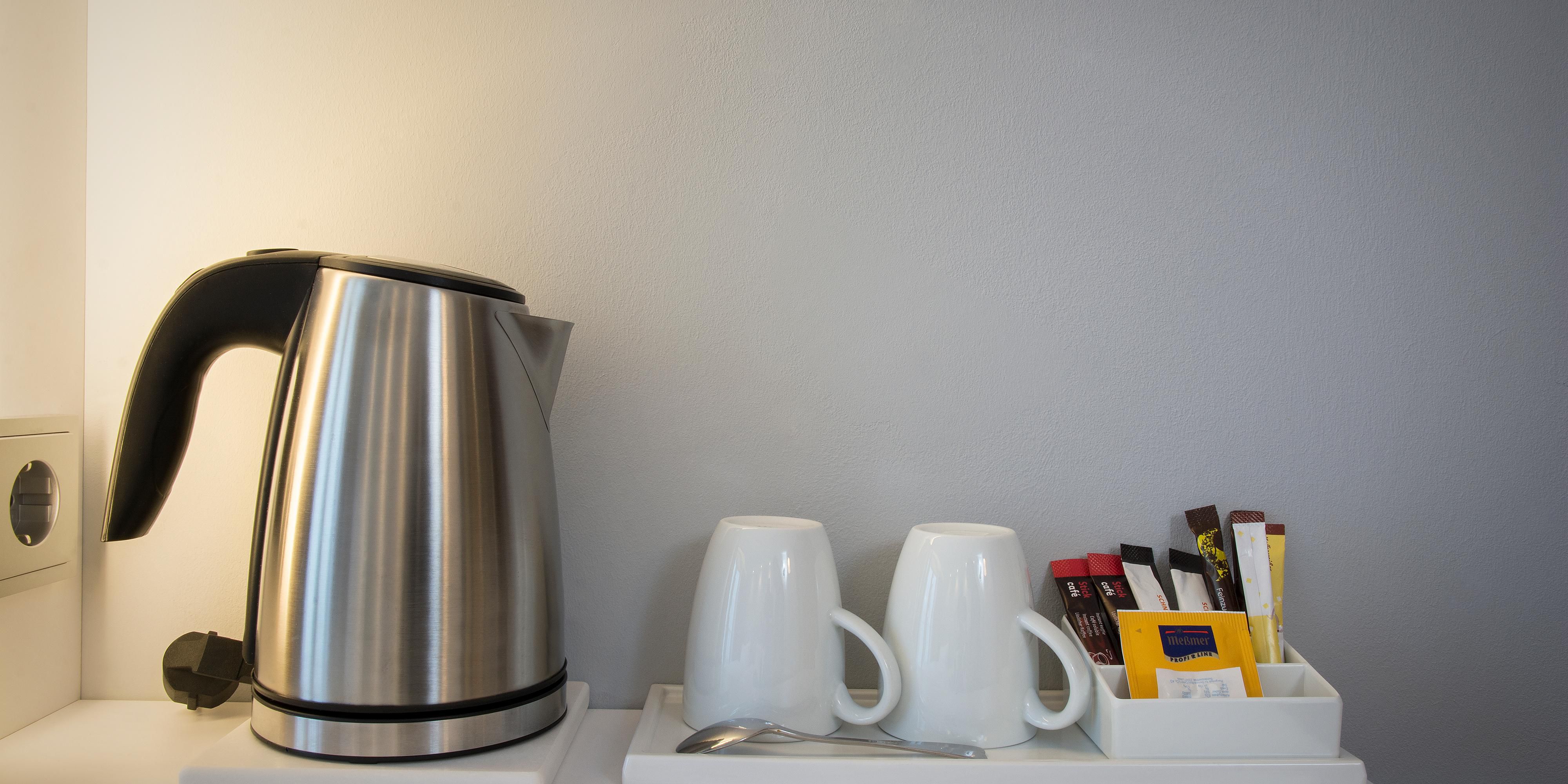 Enjoy a delicious coffee or tea directly in your room. In the Holiday Inn Express Baden-Baden, a coffee and tea station is at your free disposal.