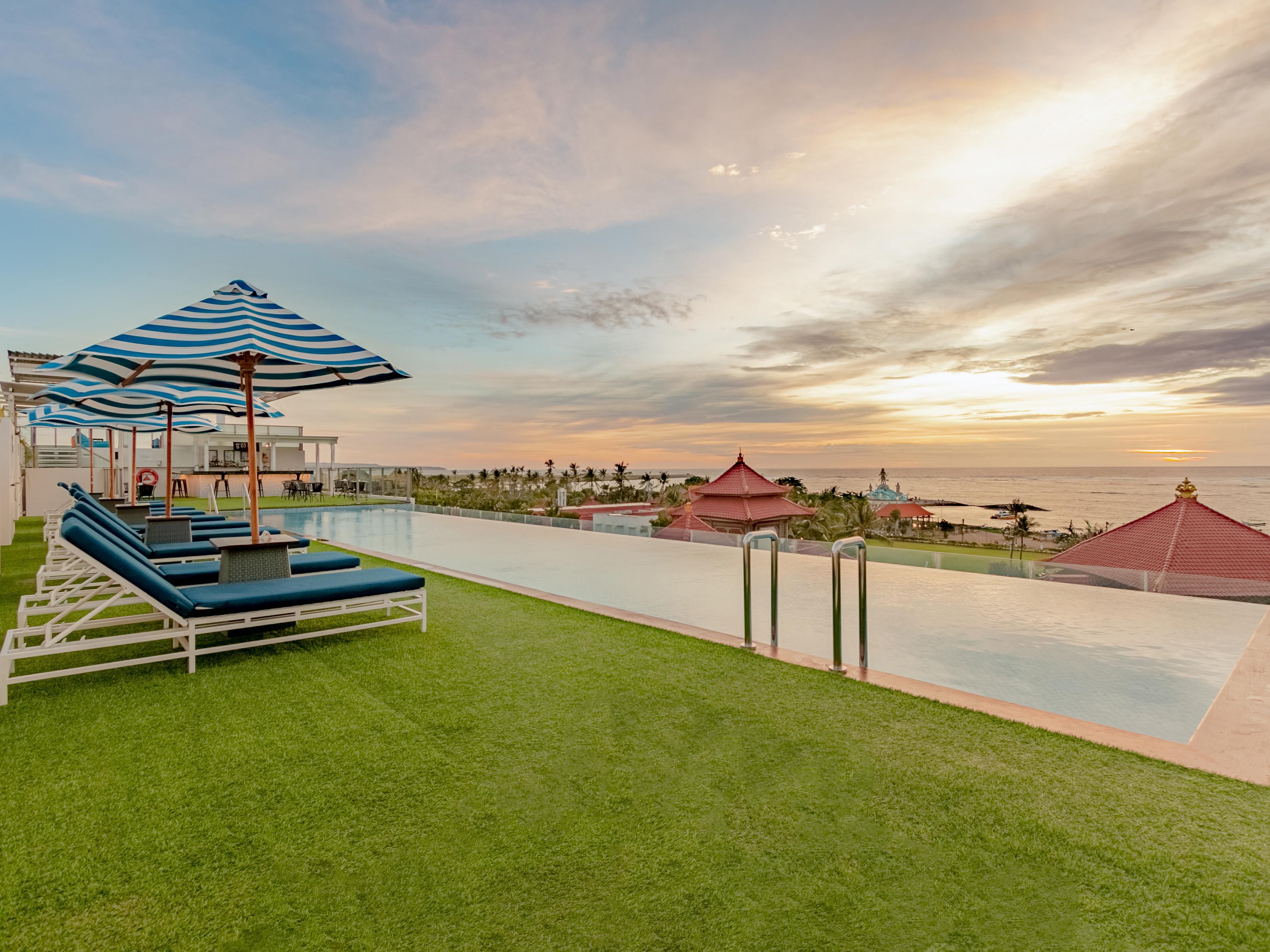 Relaxation is the best way to refresh your body and mind. We have an infinity rooftop pool under the sun, where you can swim, relax, and enjoy beverages from the bar with a glass of cocktail. Plus, you'll get the best sunset view ever.
