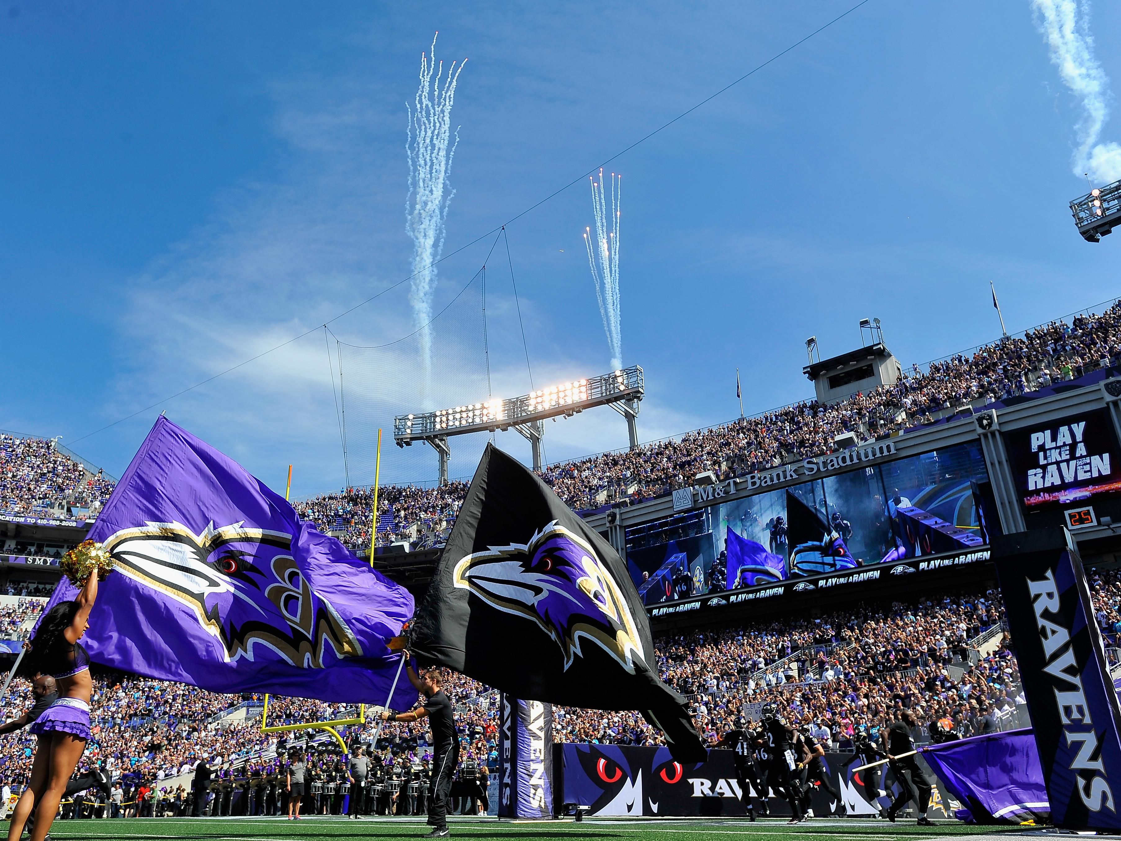 Übernachten Sie bei uns, um die Baltimore Ravens oder Ihre Lieblingskünstler im M&T Bank Stadium spielen zu sehen! Viel Spaß beim Check-in! Wir befinden uns weniger als 5 Minuten vom M&T Bank Stadium entfernt. 