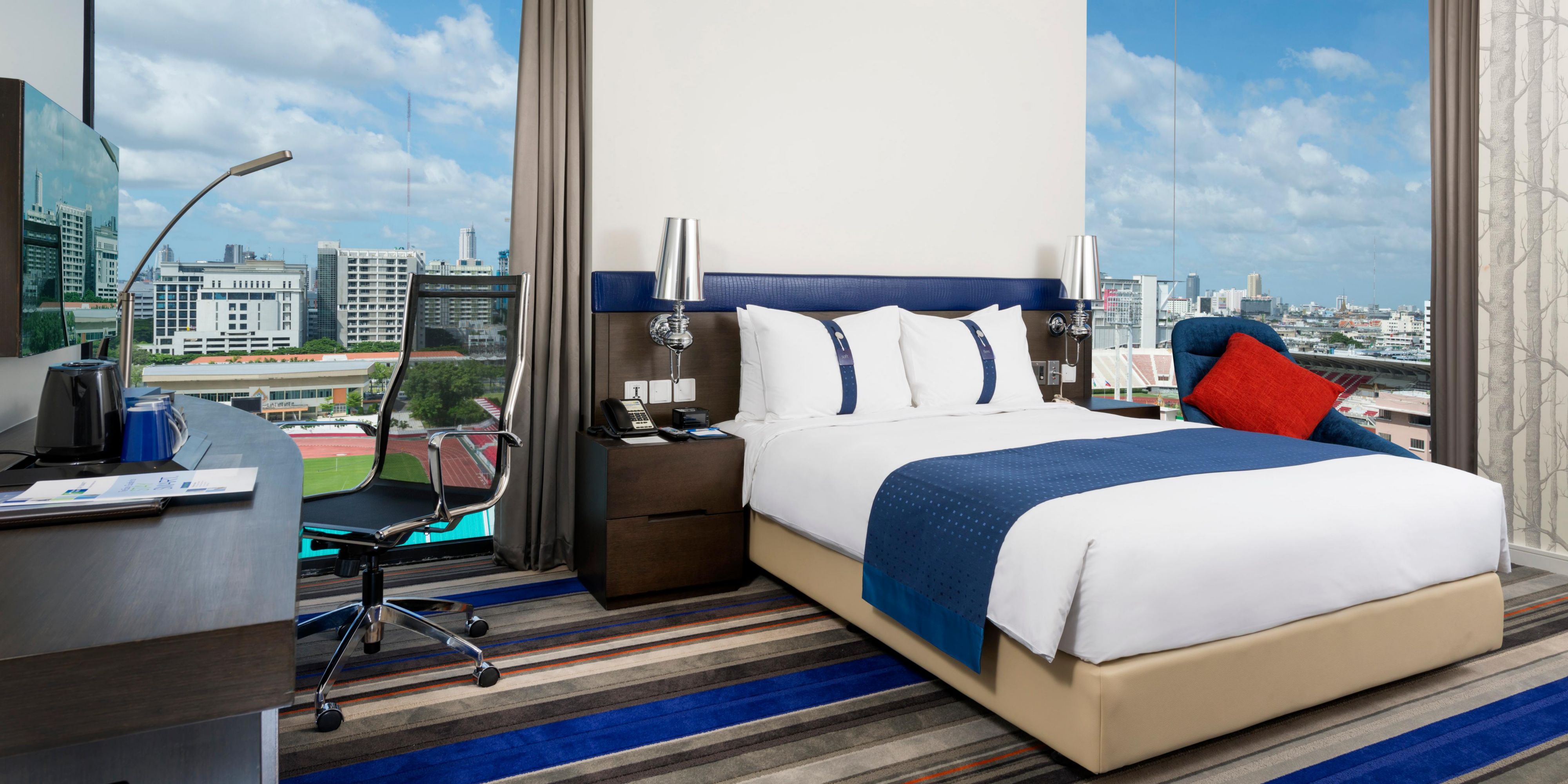 Holiday Inn Express Bangkok Siam Hotel In Bangkok By Ihg