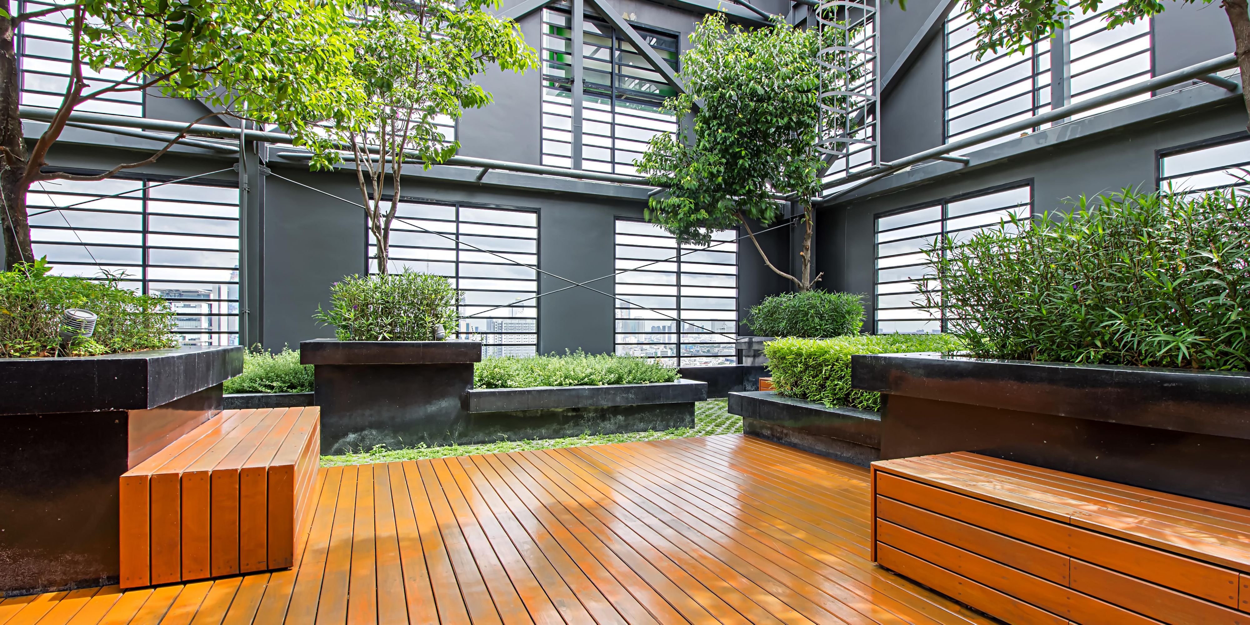 Check out our rooftop garden and enjoy sunset during your catchup with friends or family here.  Being on the 24th floor, you can enjoy the exclusive and splendid views of the city. 