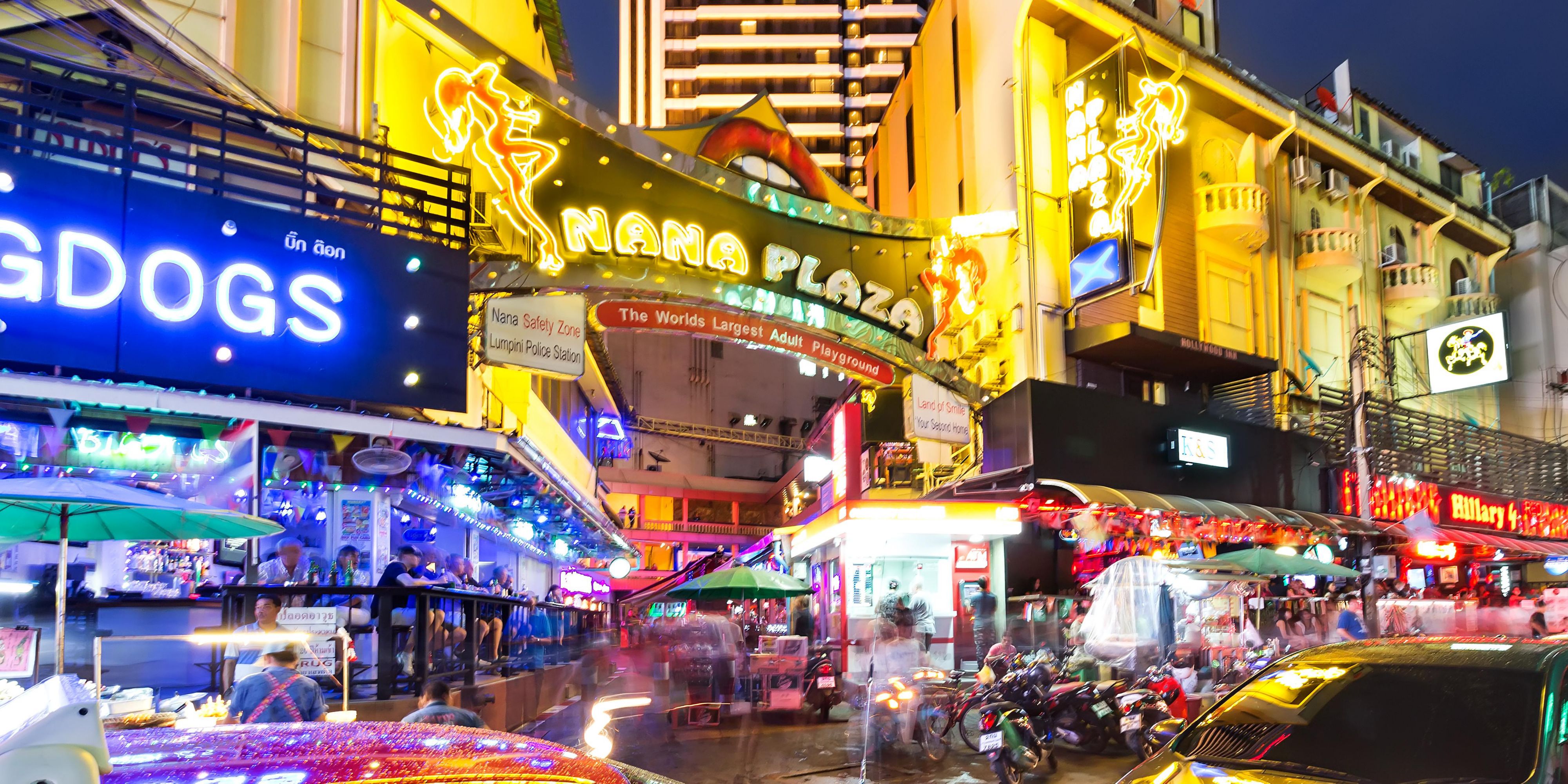 Sukhumvit 11 is the new happening place for expat and international tourists as the location surrounded by unlimited international food options from street food to fine dining, day to night. 