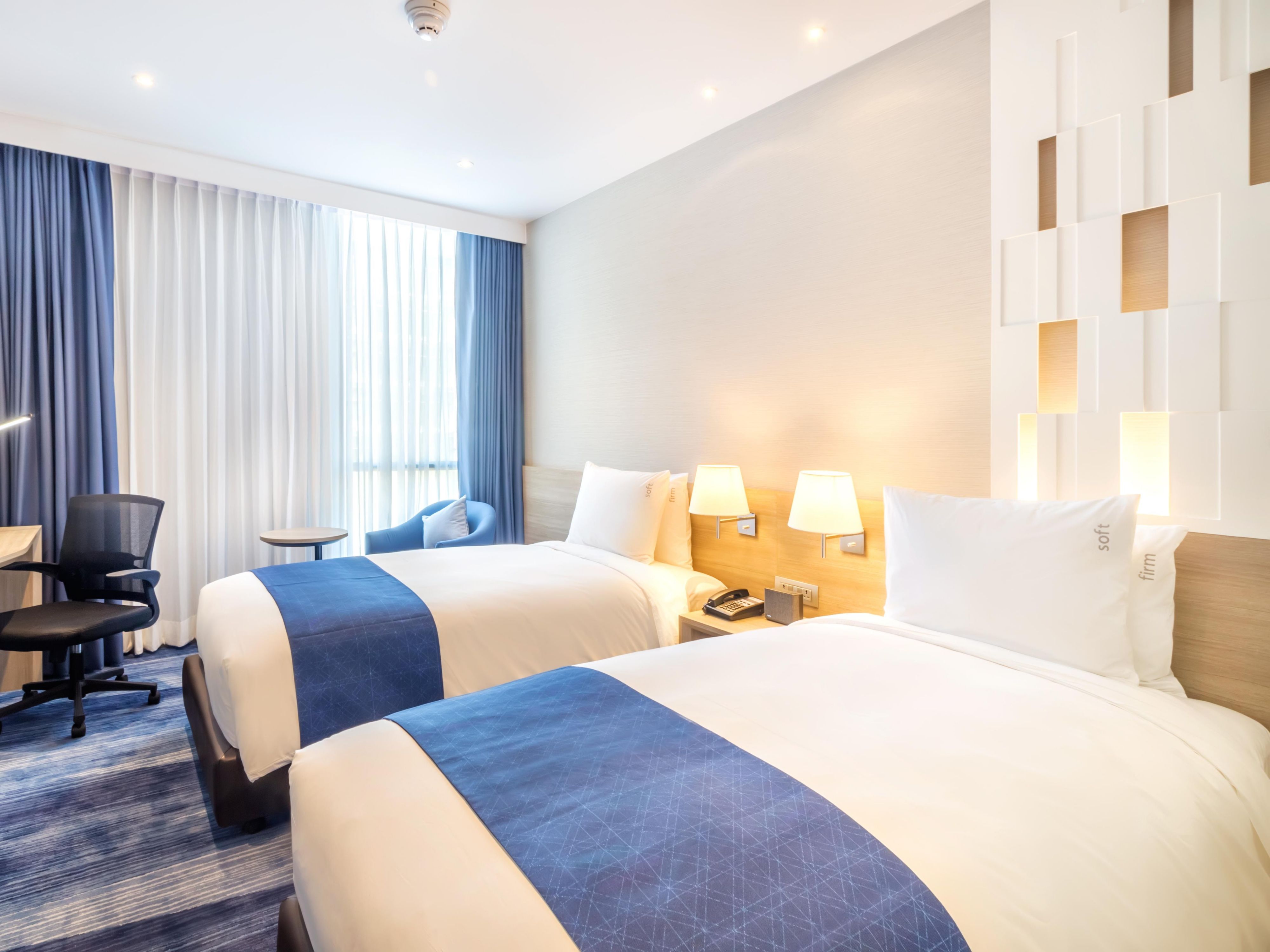 Holiday Inn Express Bangkok Soi Soonvijai Hotel By Ihg