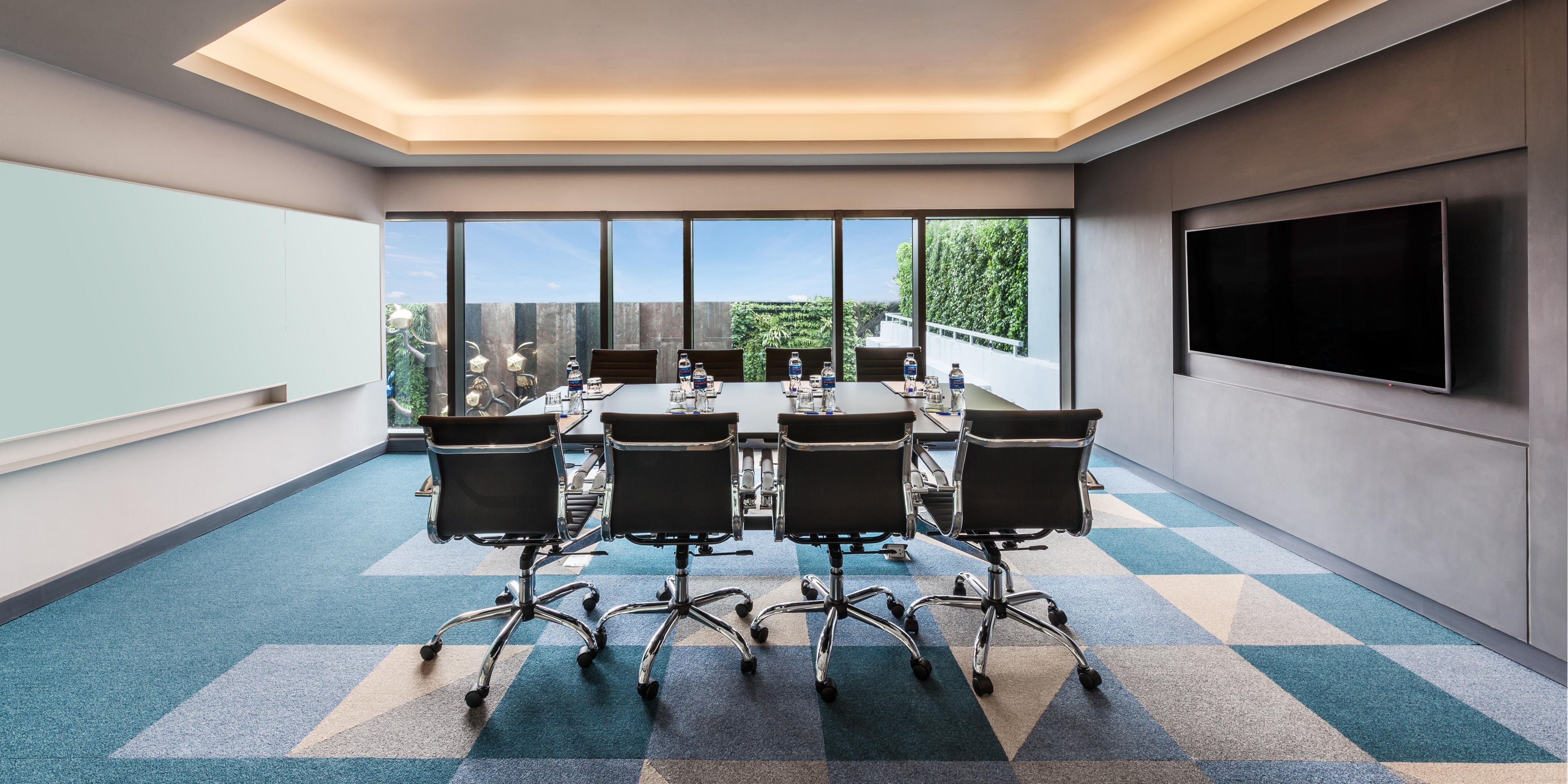 Holiday Inn Express Bangkok Soi Soonvijai Bangkok Thailand
