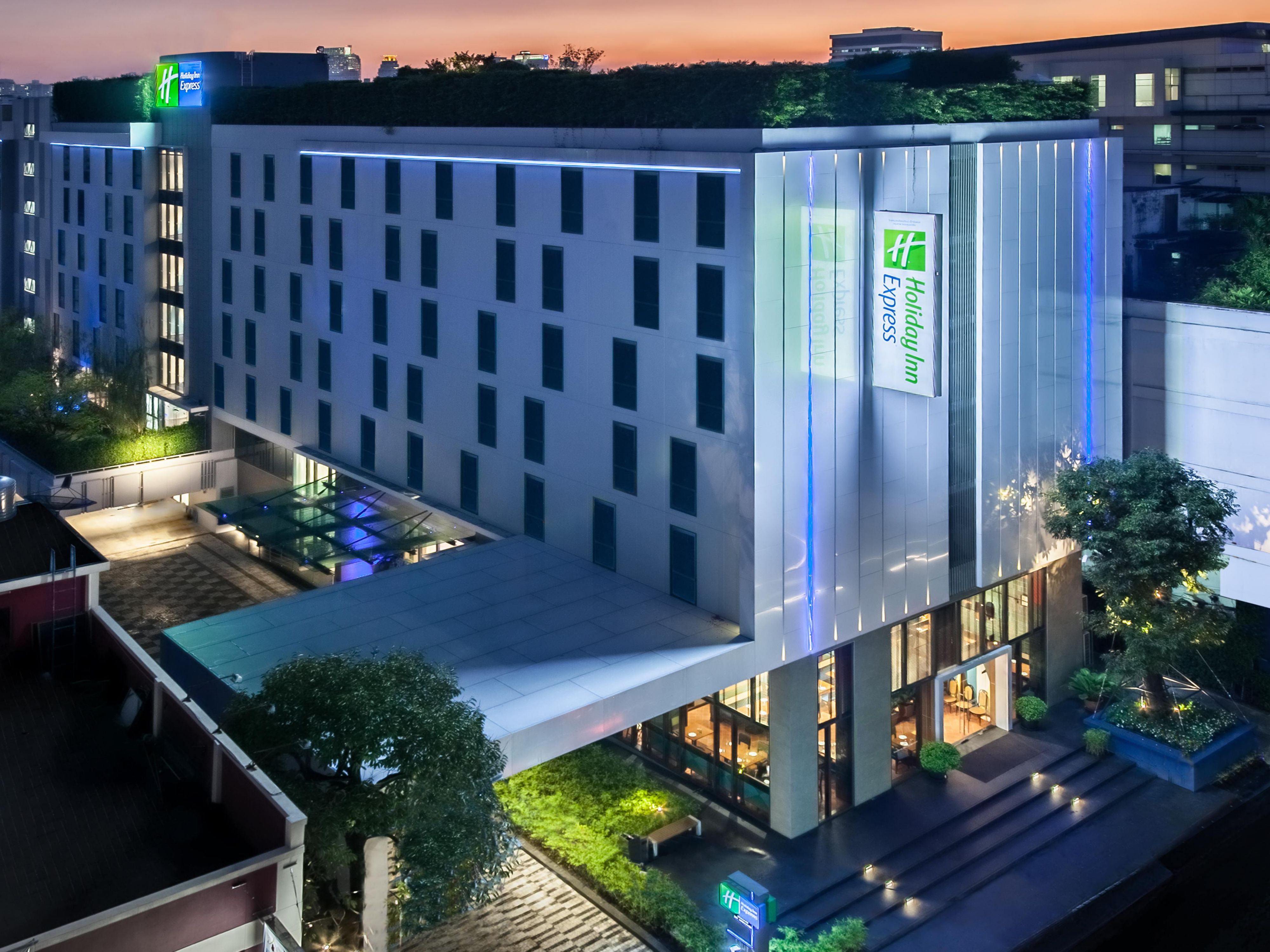 Holiday Inn Express Bangkok Soi Soonvijai Hotel By Ihg