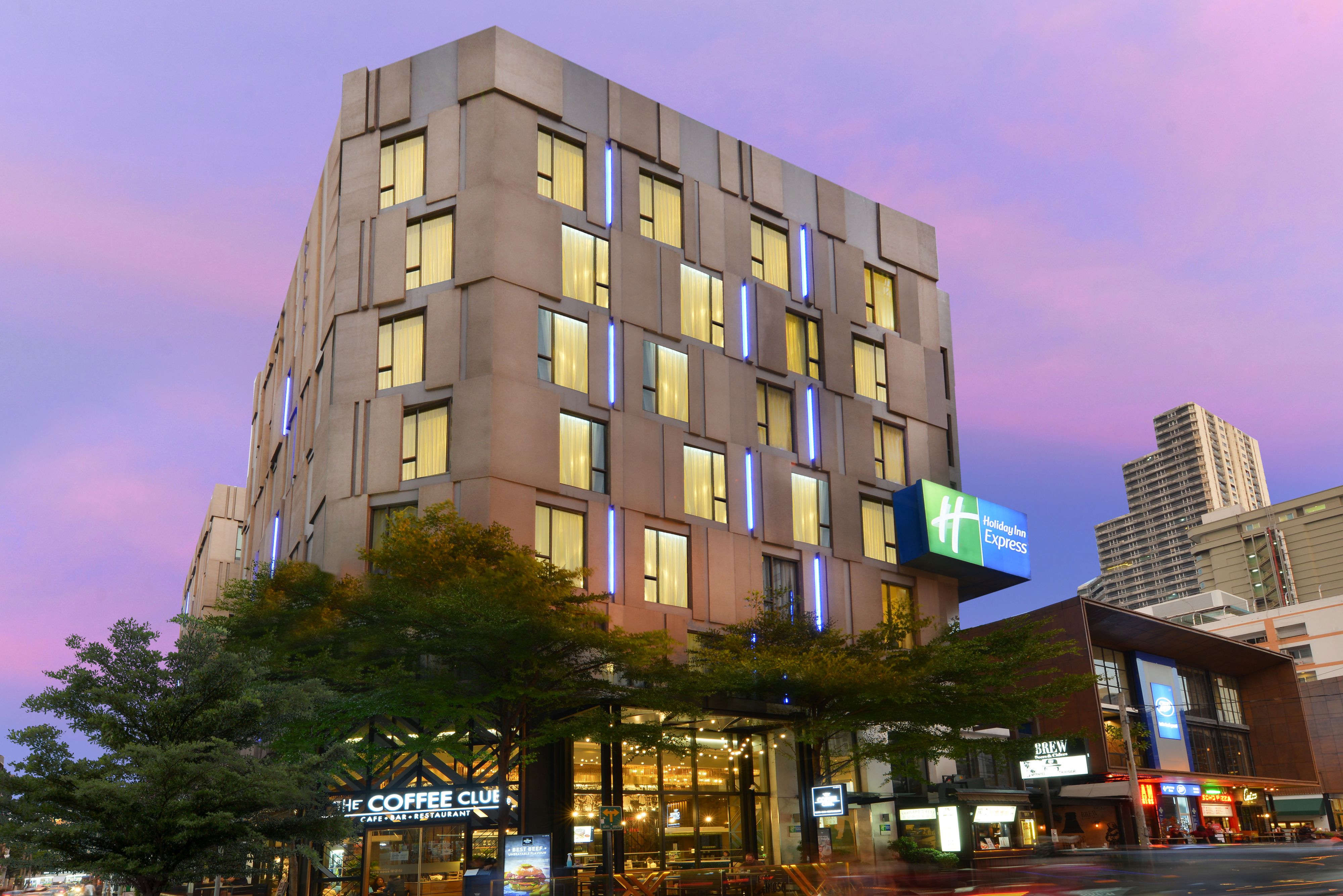 Holiday Inn Express Bangkok Sukhumvit 11 Hotel In Bangkok By Ihg