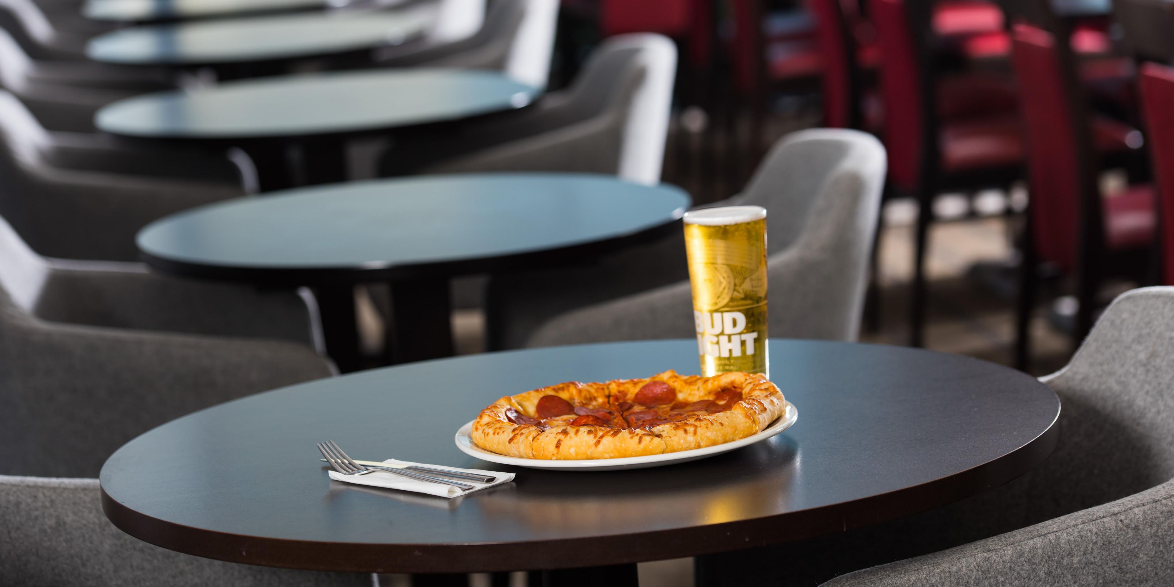 Peckish after a day's exploring? Order light bites like nachos and pizzas from the bar to satisfy hunger cravings. 