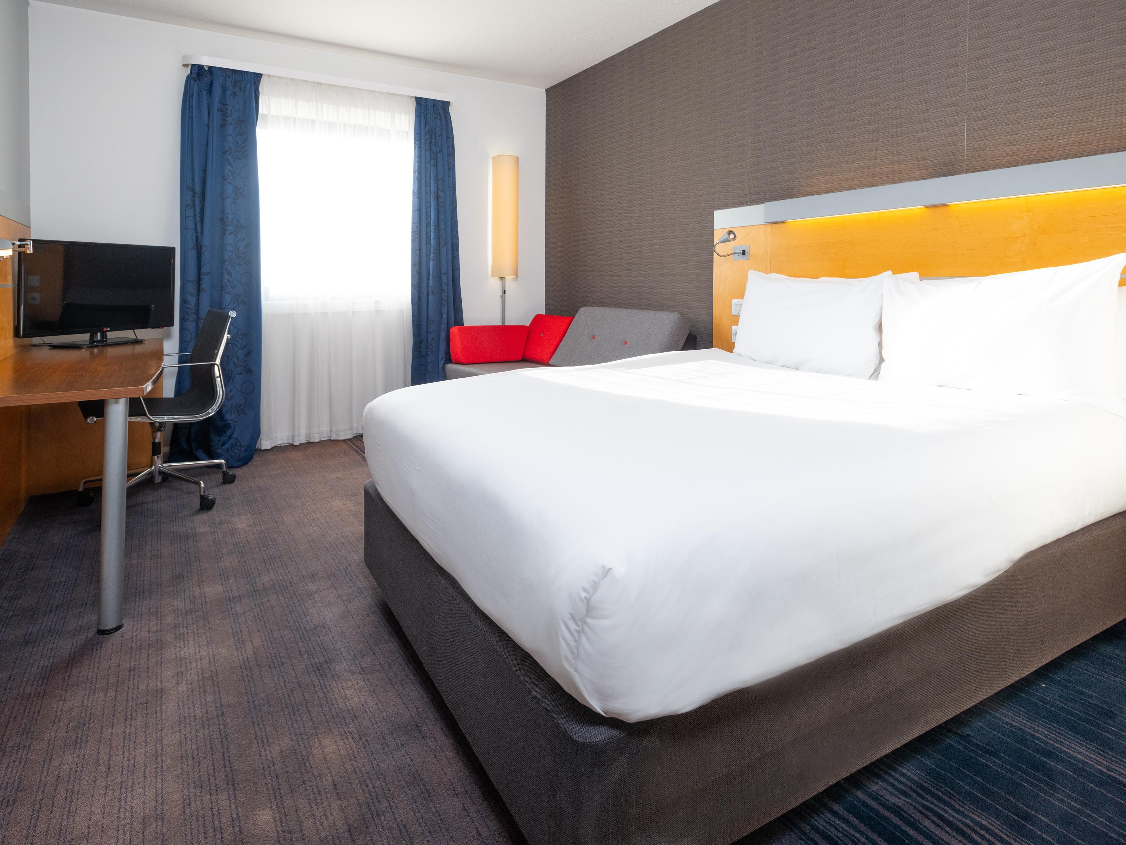 Make memories with the whole gang! Book our family rooms with a sofa bed and treat the kids to a break in Bedford. Rooms with sofa beds are recommended for max two adults and two kids under 12.