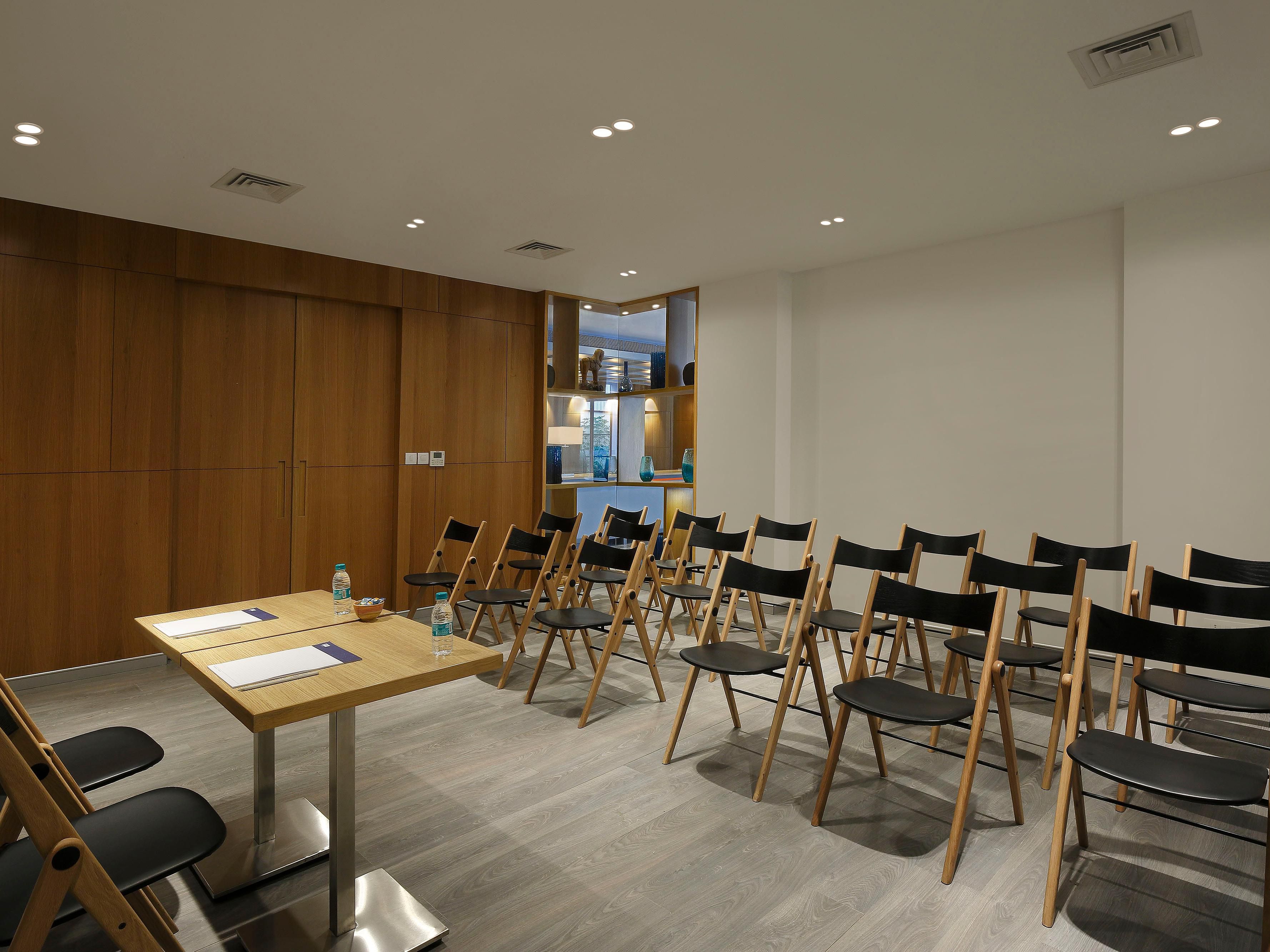 Meeting Rooms for a Smart Traveller