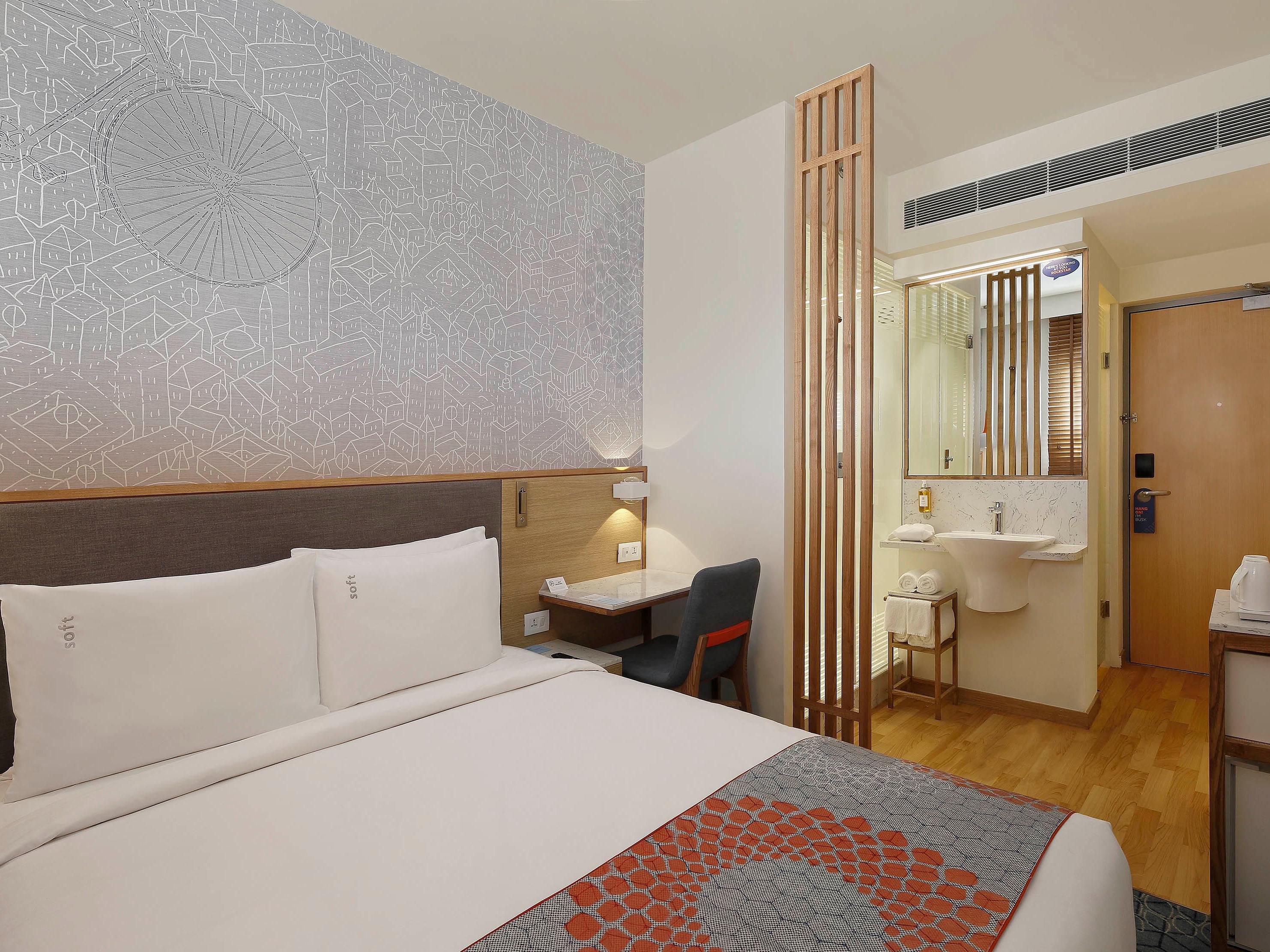 Take advantage of our complimentary hot and hearty breakfast, and experience quality amenities such
as complimentary high-speed Internet, ergonomically designed non-smoking rooms with queen or twin beds outfitted with luxurious new bedding and charging outlets with up to seven charging ports for your iPhone, Android and other portable devices. 