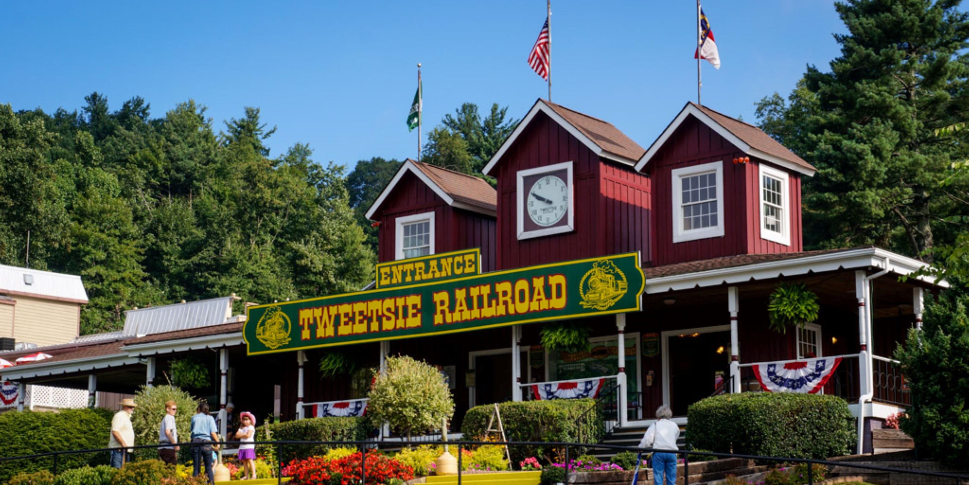 Planning a trip to Tweetsie Railroad? We are just a short 10 minute drive to the park. Book now and save 10% when you come and stay.