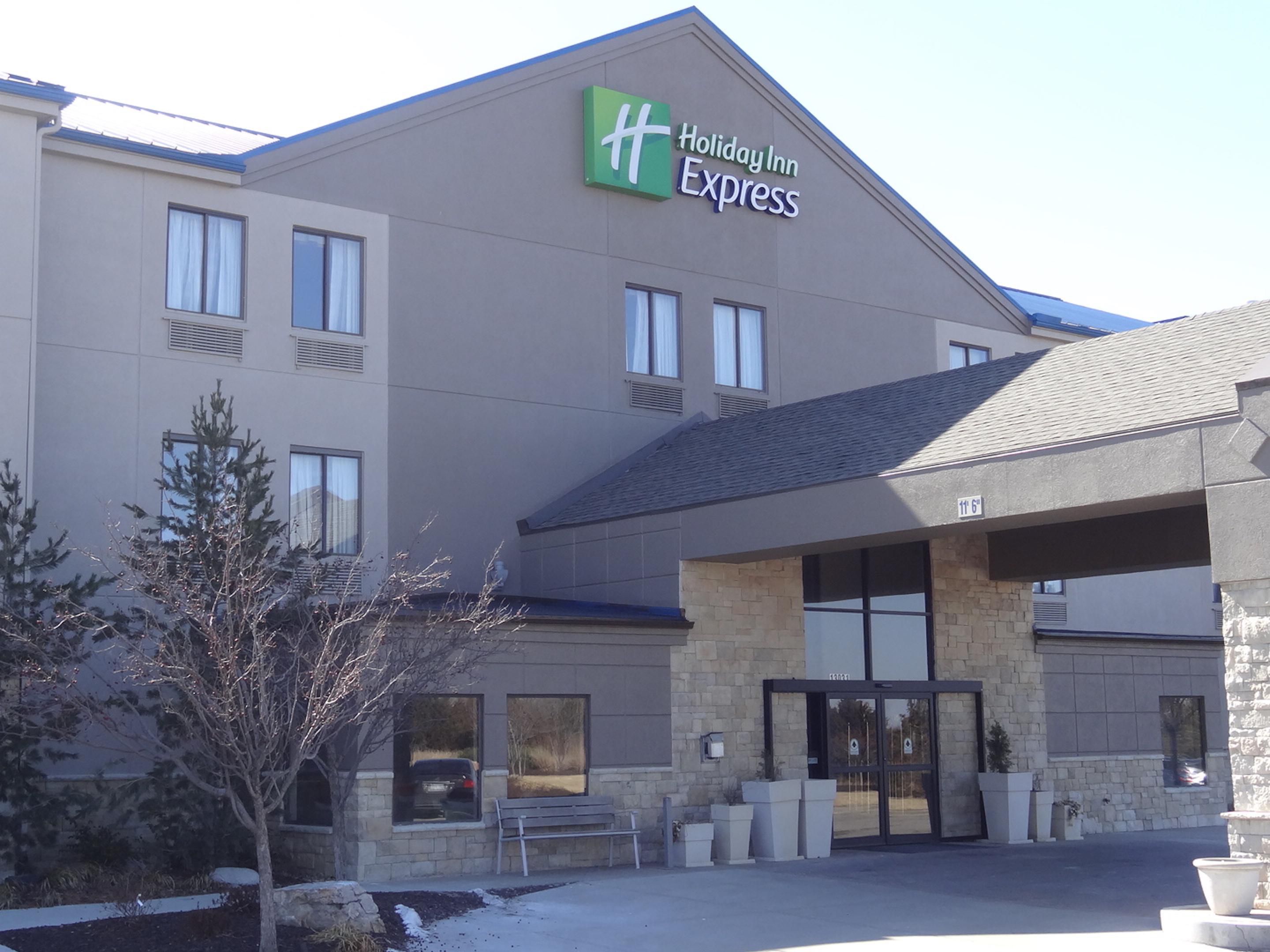 Bonner Springs  Hotels Holiday Inn Express Kansas City Bonner